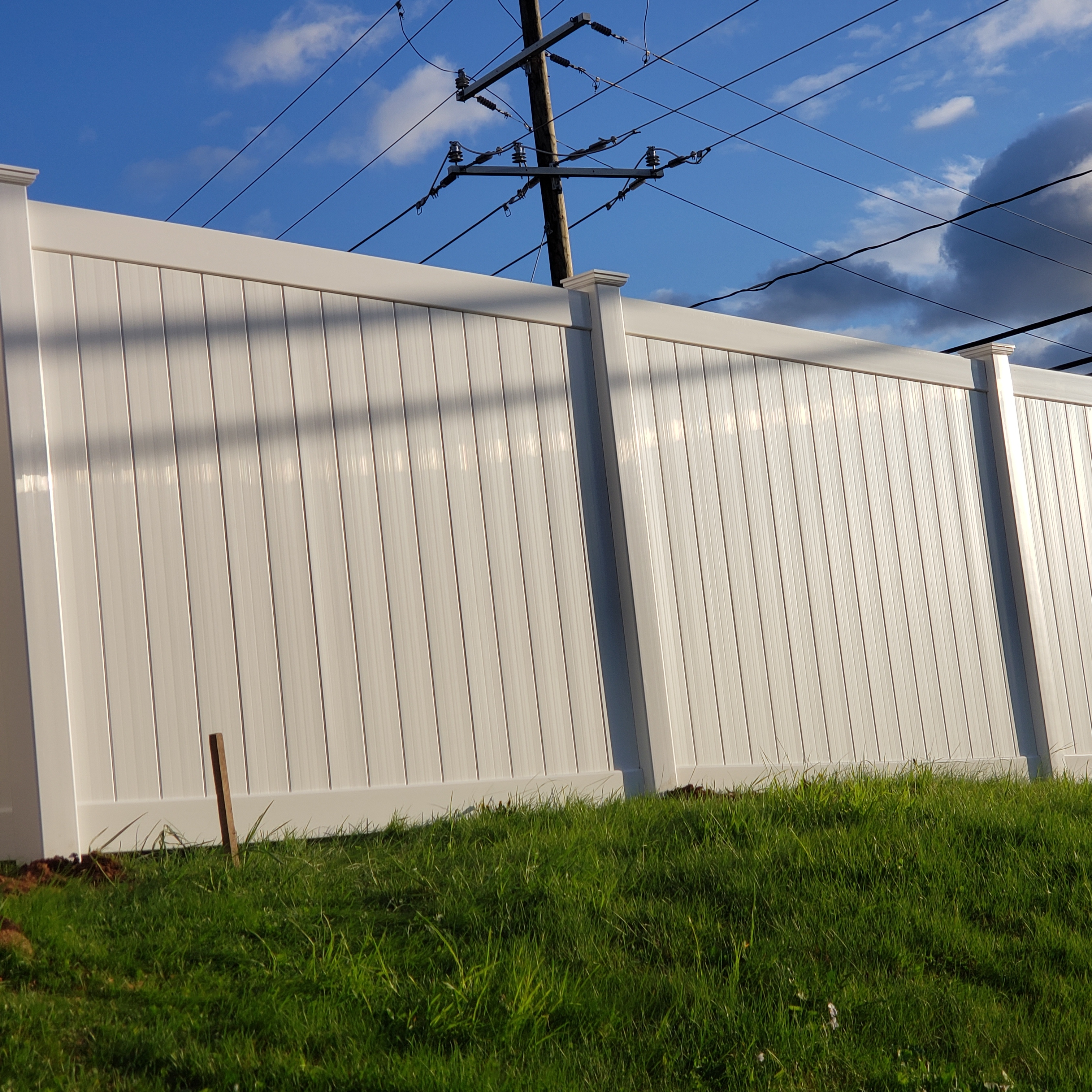 R Fence and Masonry LLC logo