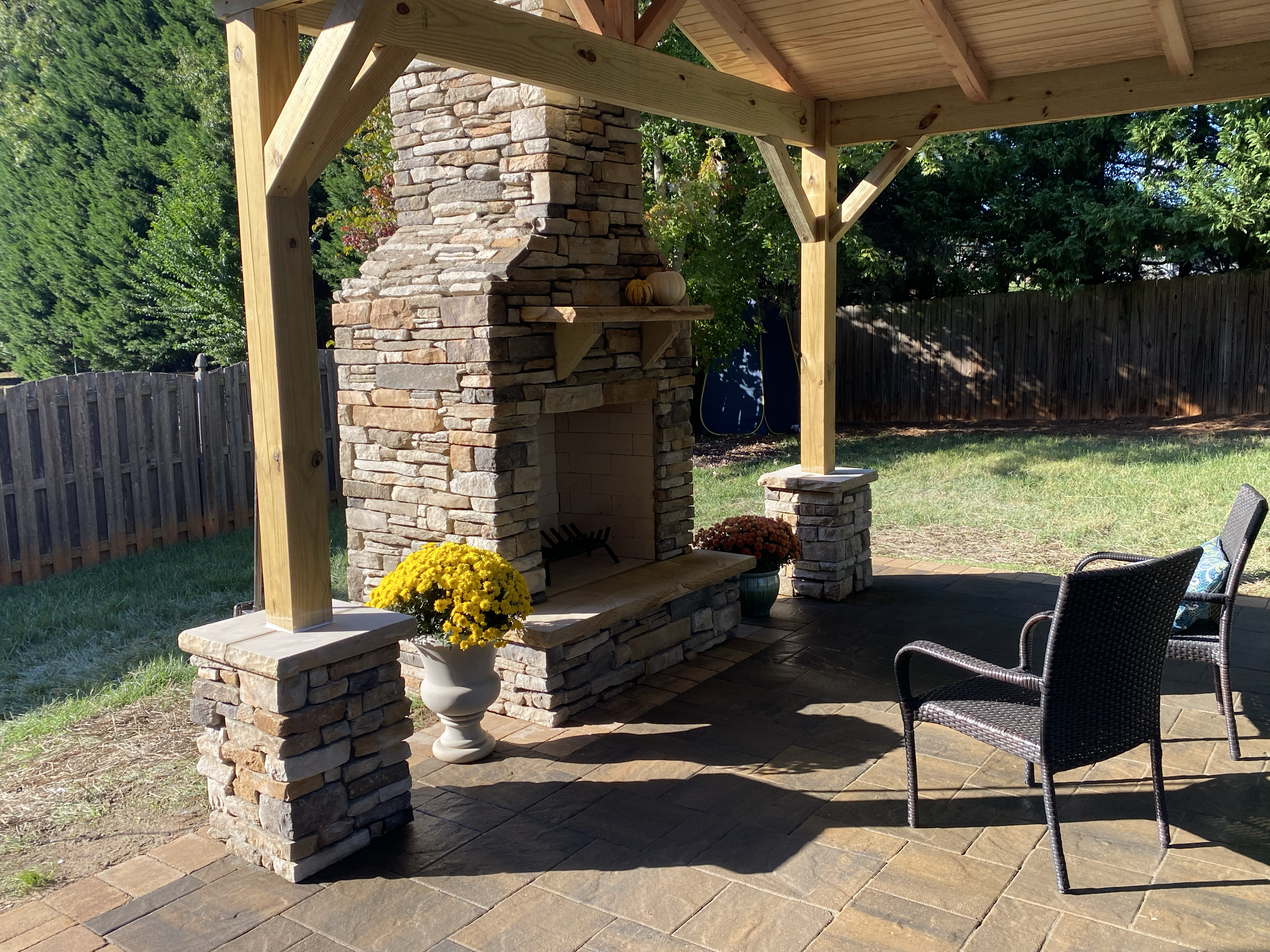 Cruz Hardscape & Patios LLC logo