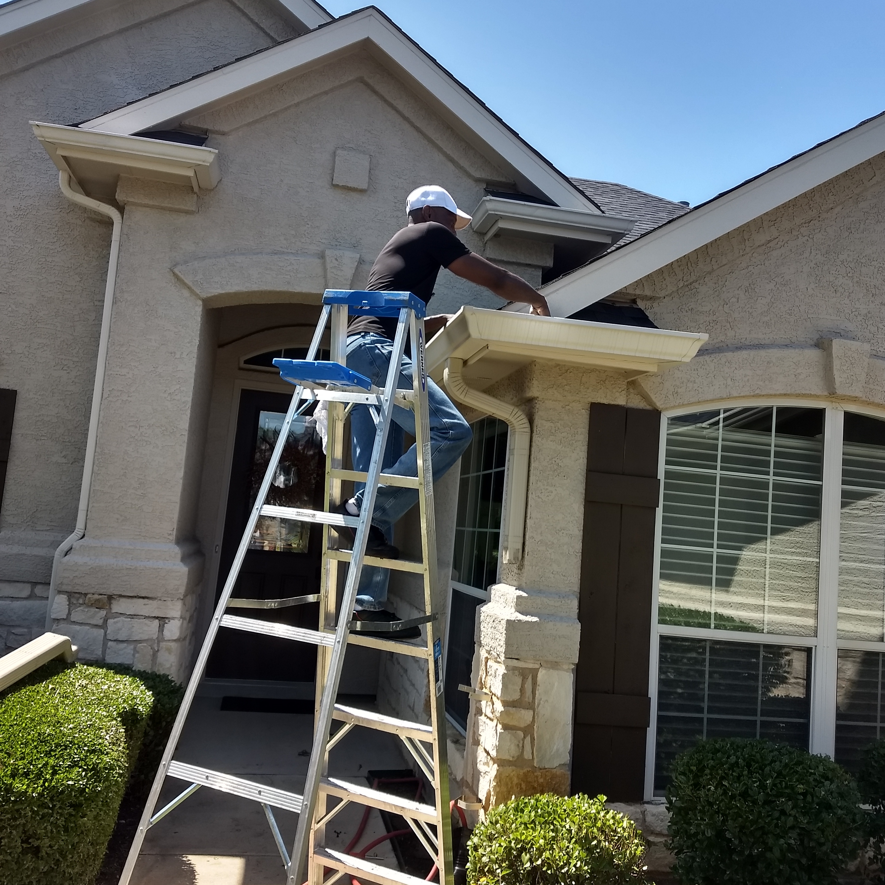 Logo for LTS Home and Gutter Cleaning Services
