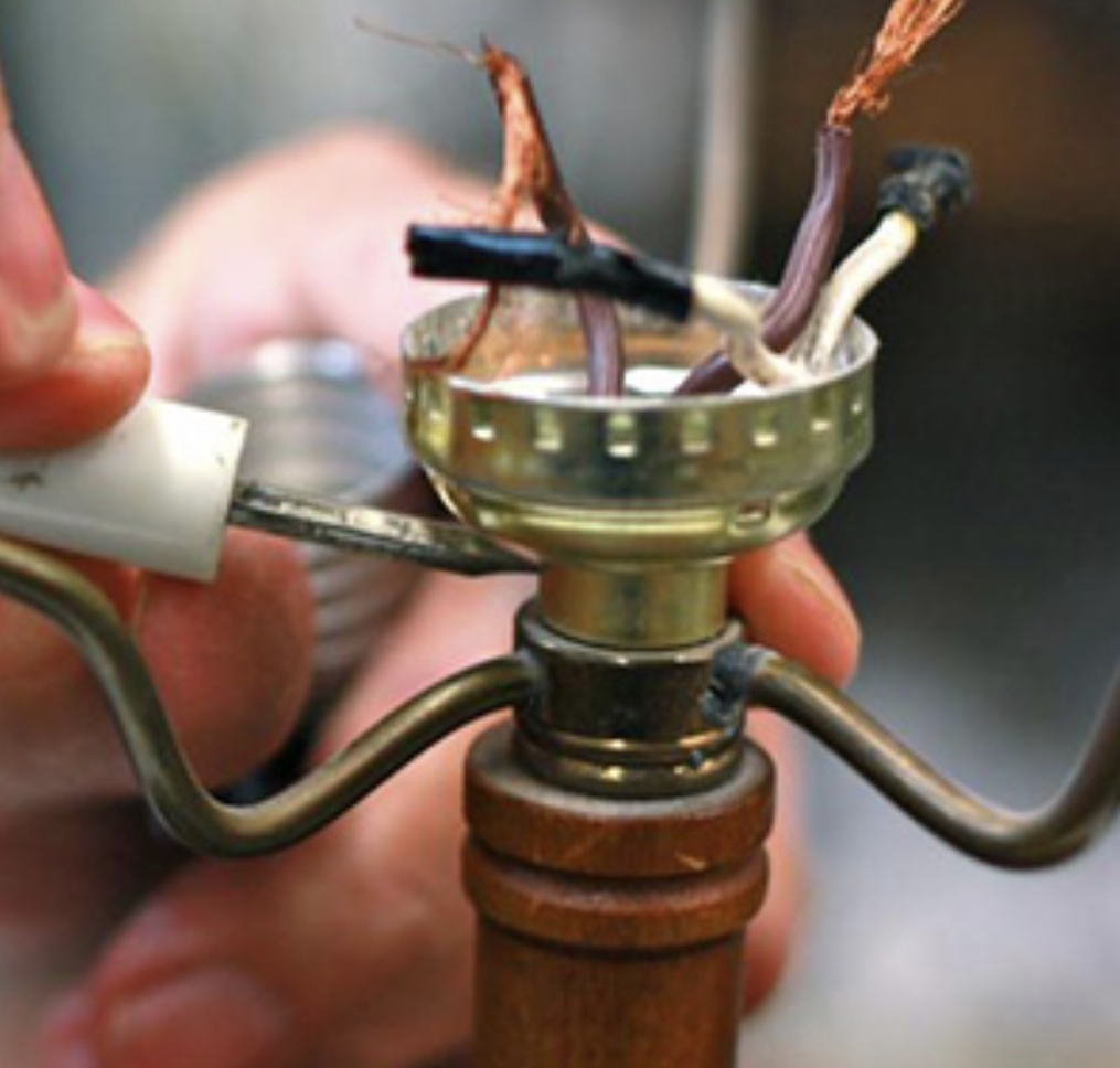 Jerry's Lamp Repair logo