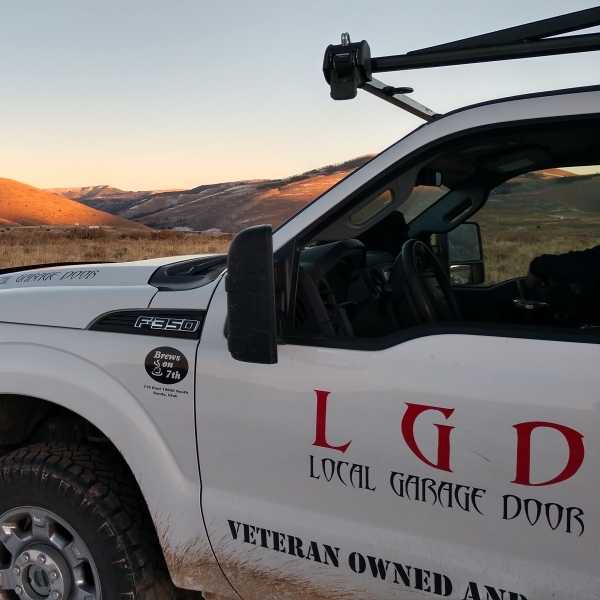 Local Garage Door logo