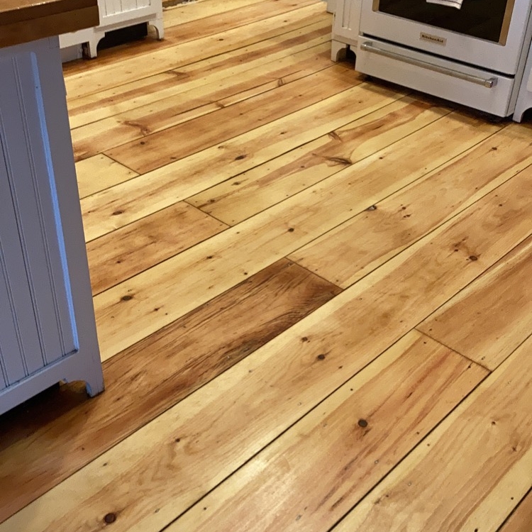 Huston Flooring LLC logo