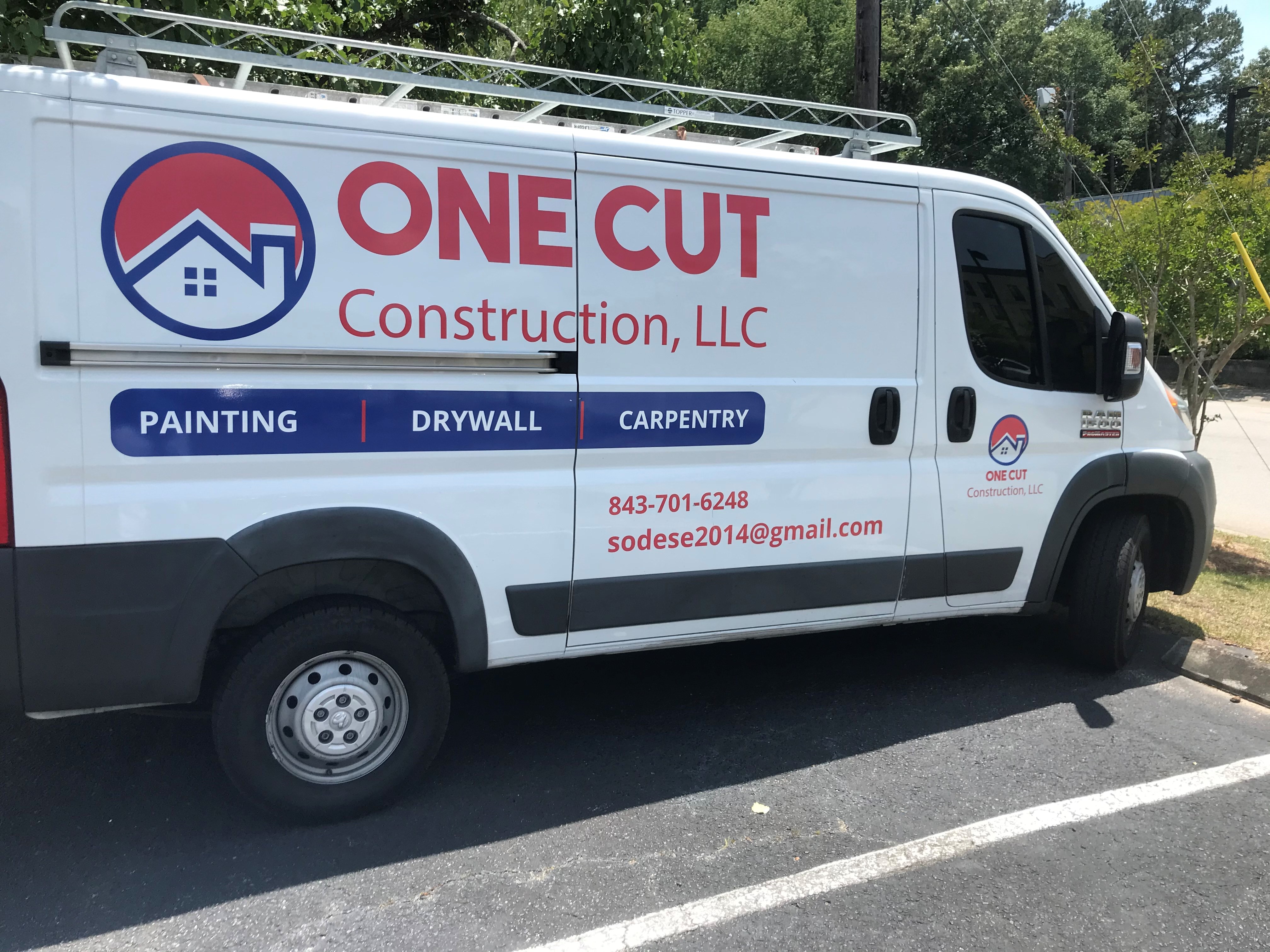 One Cut Construction LLC logo
