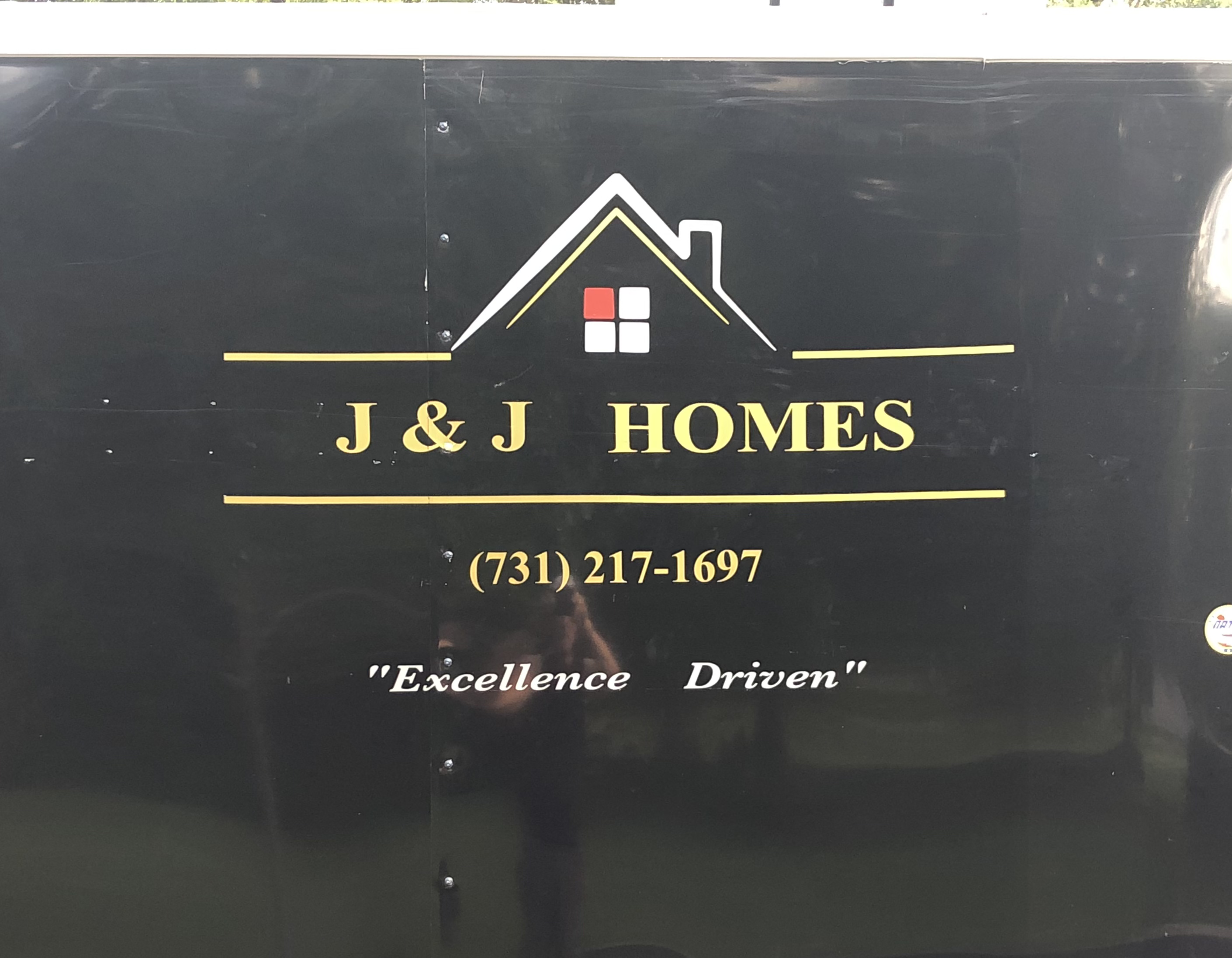 JNJ Homes LLC logo