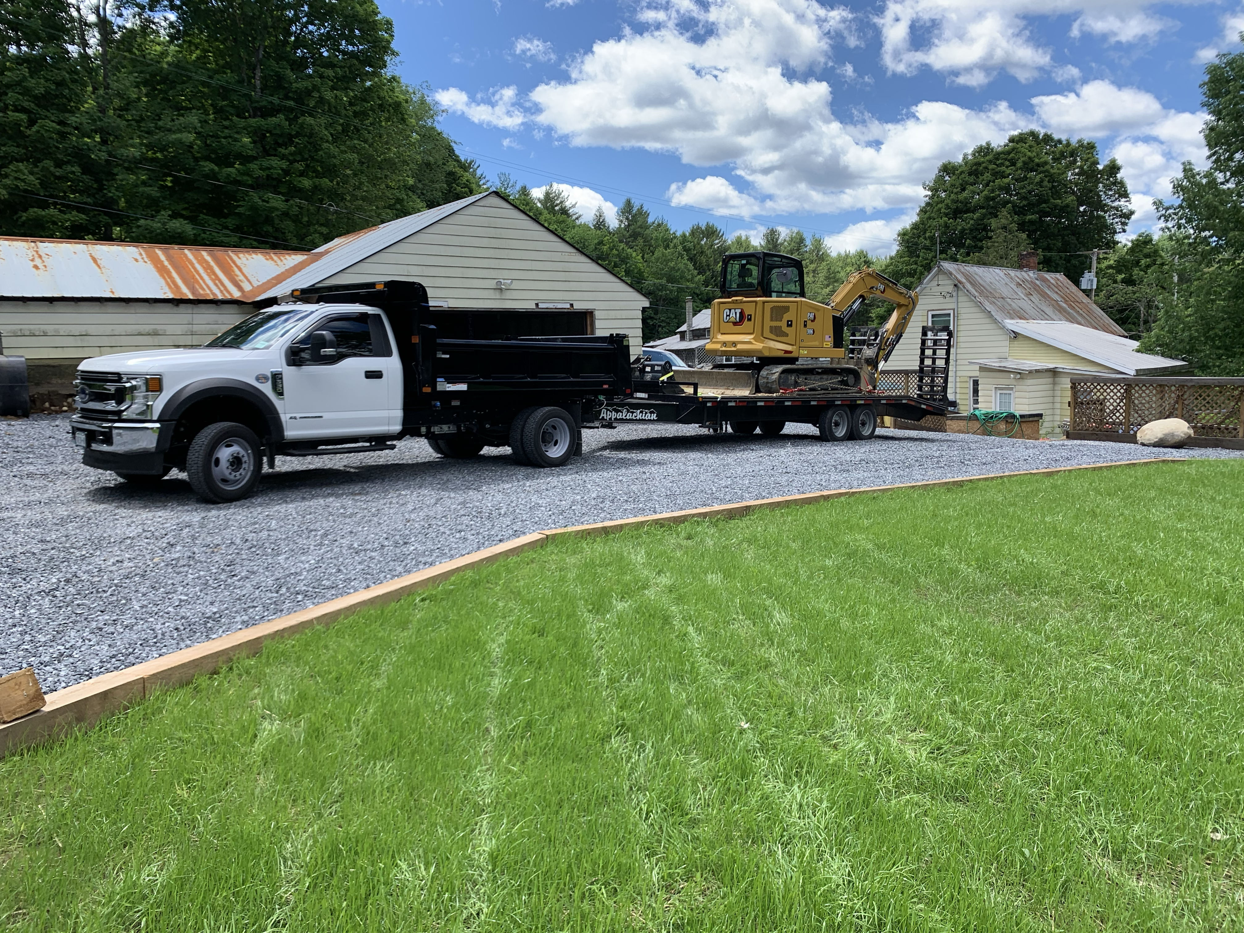Big Ants Trucking & Excavation logo