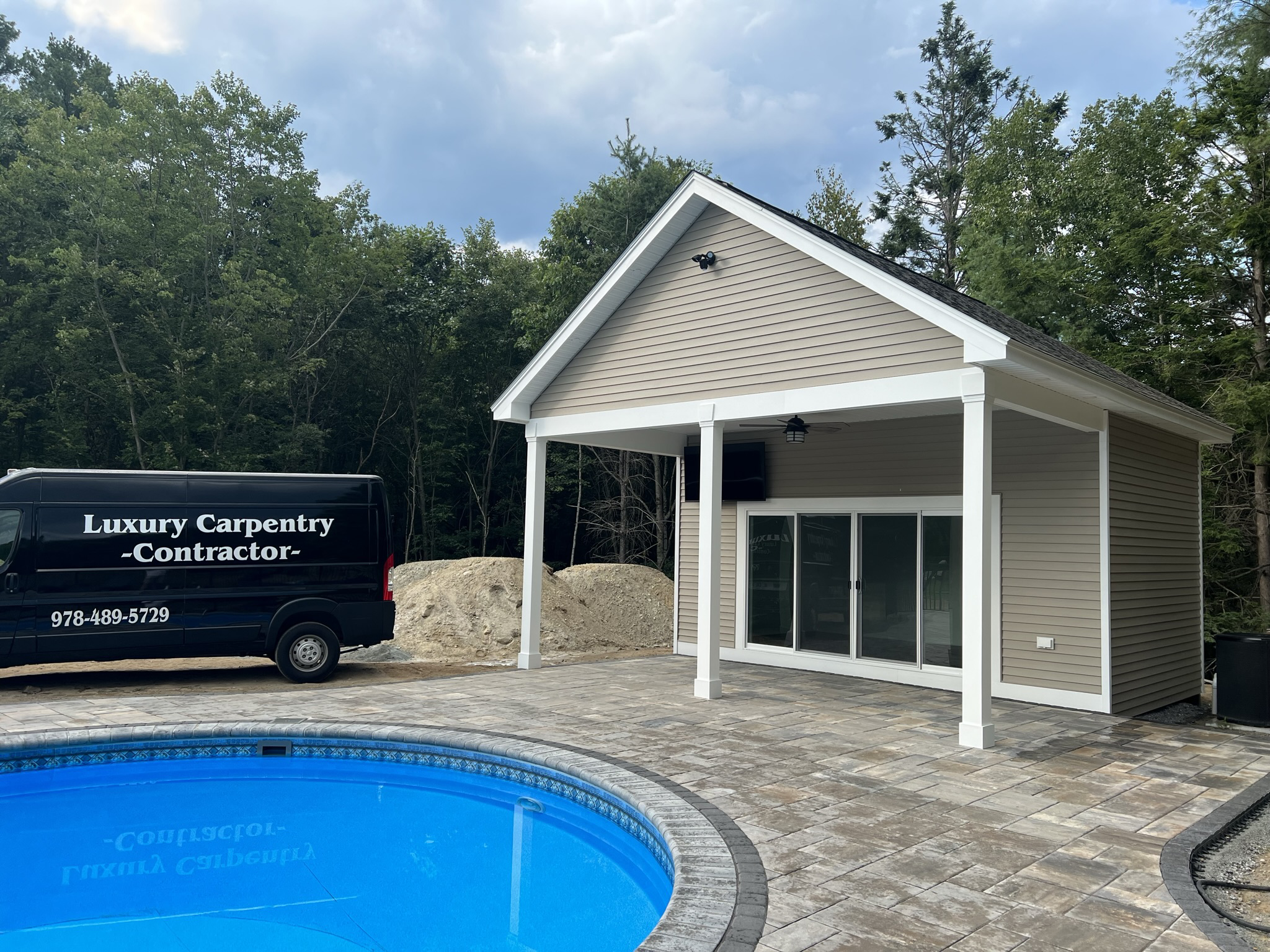 Luxury Carpentry Contractor LLC logo