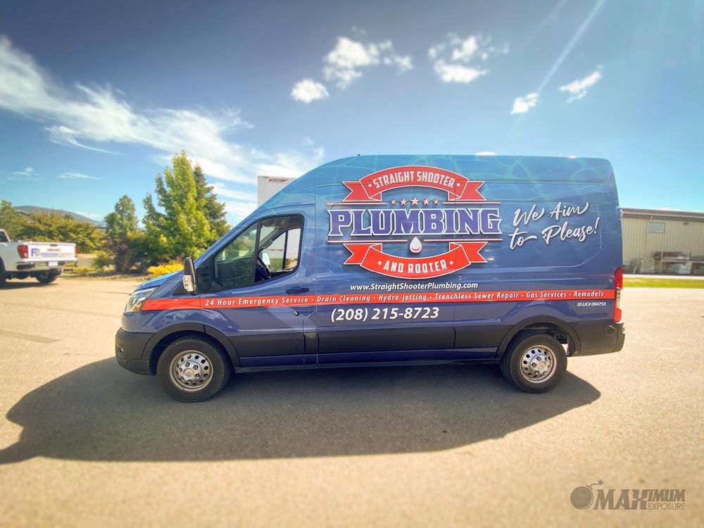 Straight shooter plumbing and rooter logo