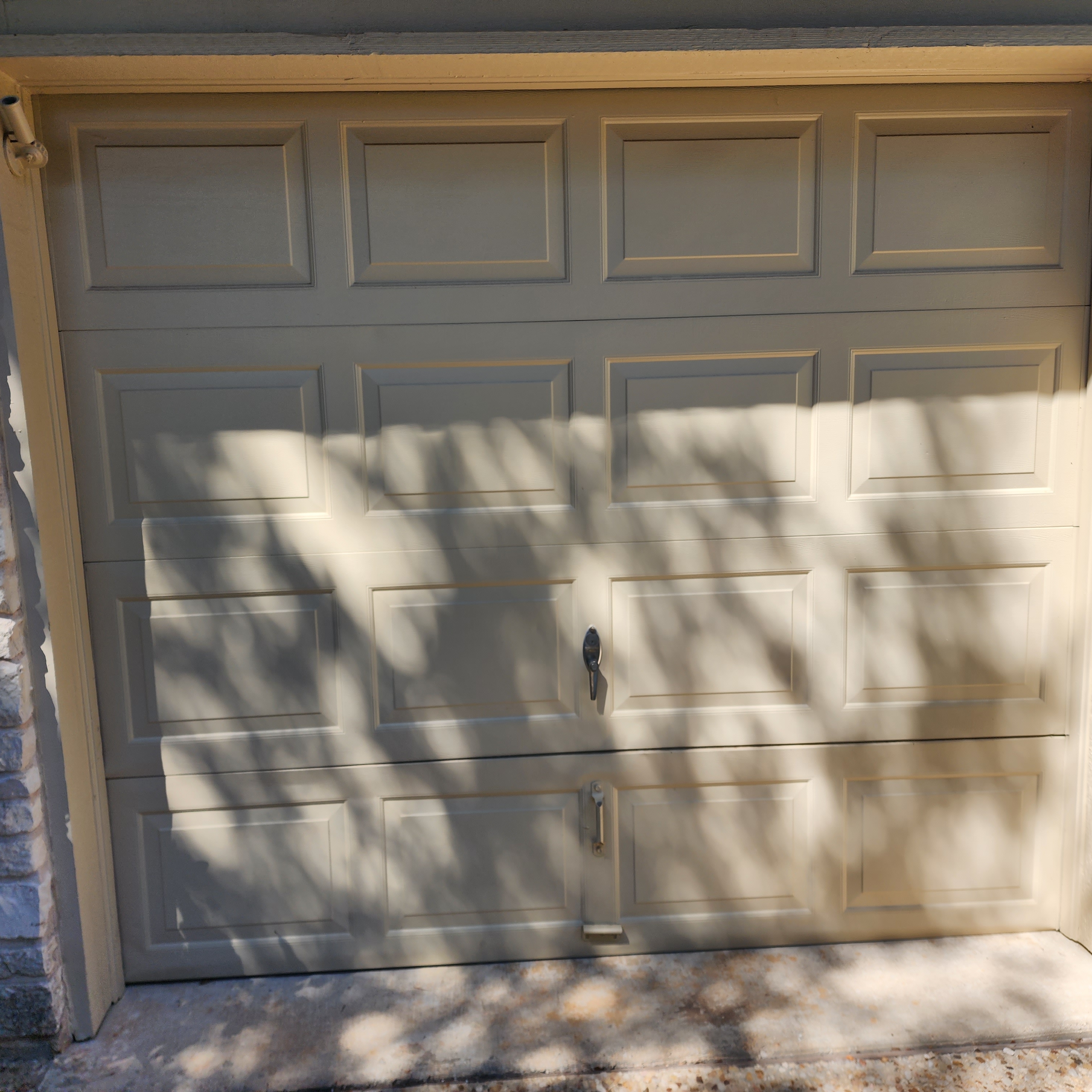 Hernandez garage doors logo