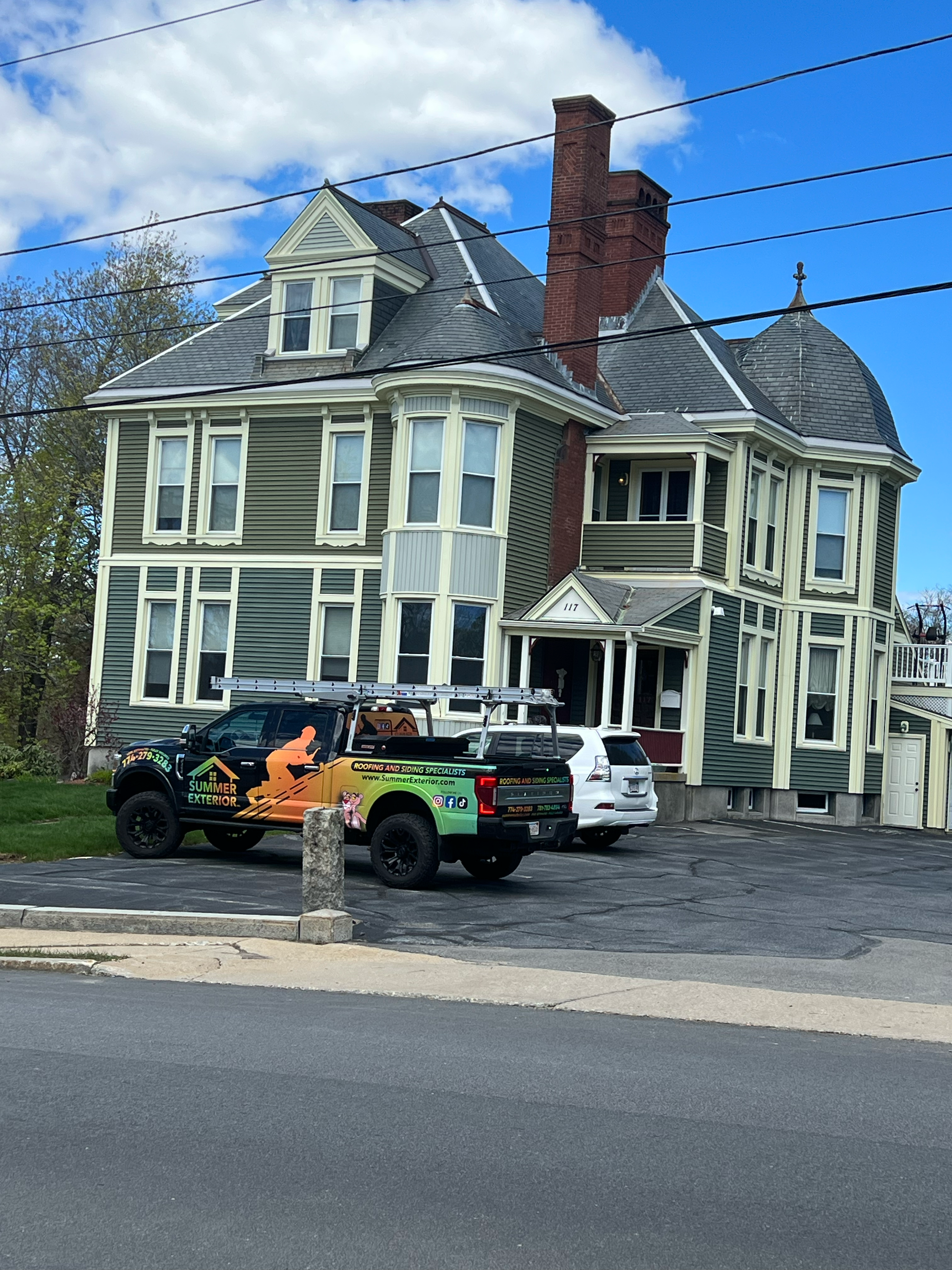 Summer Exteriors logo