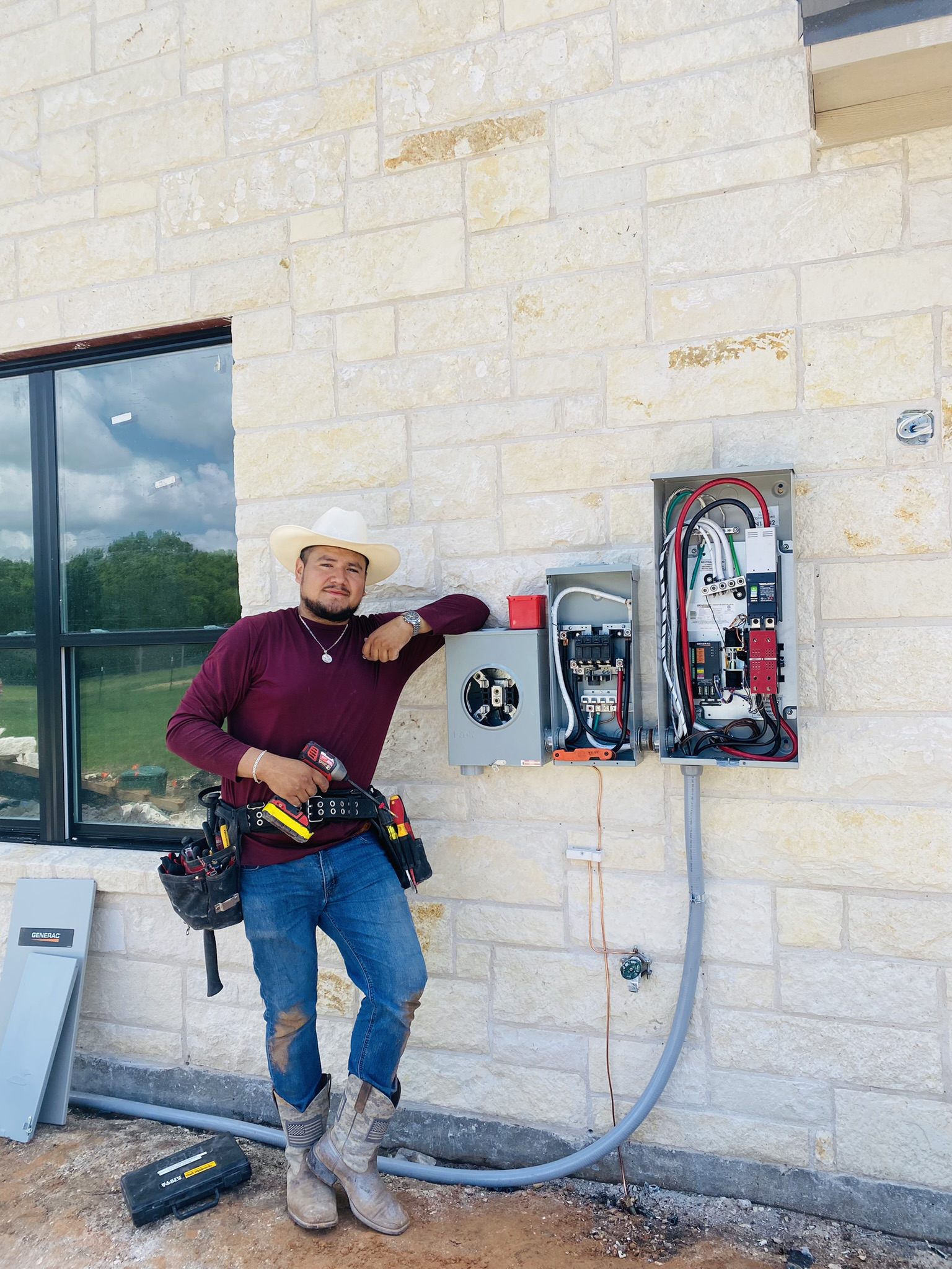 Tony Maldonado Professional Electrician LLC. logo