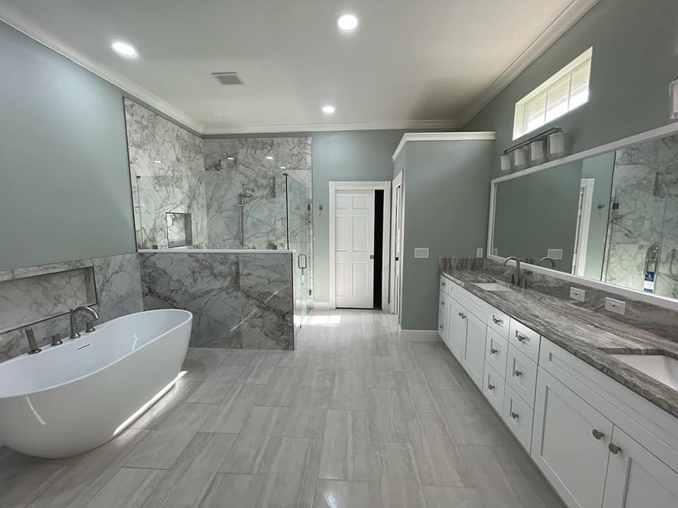 McCall Custom Builders, LLC logo