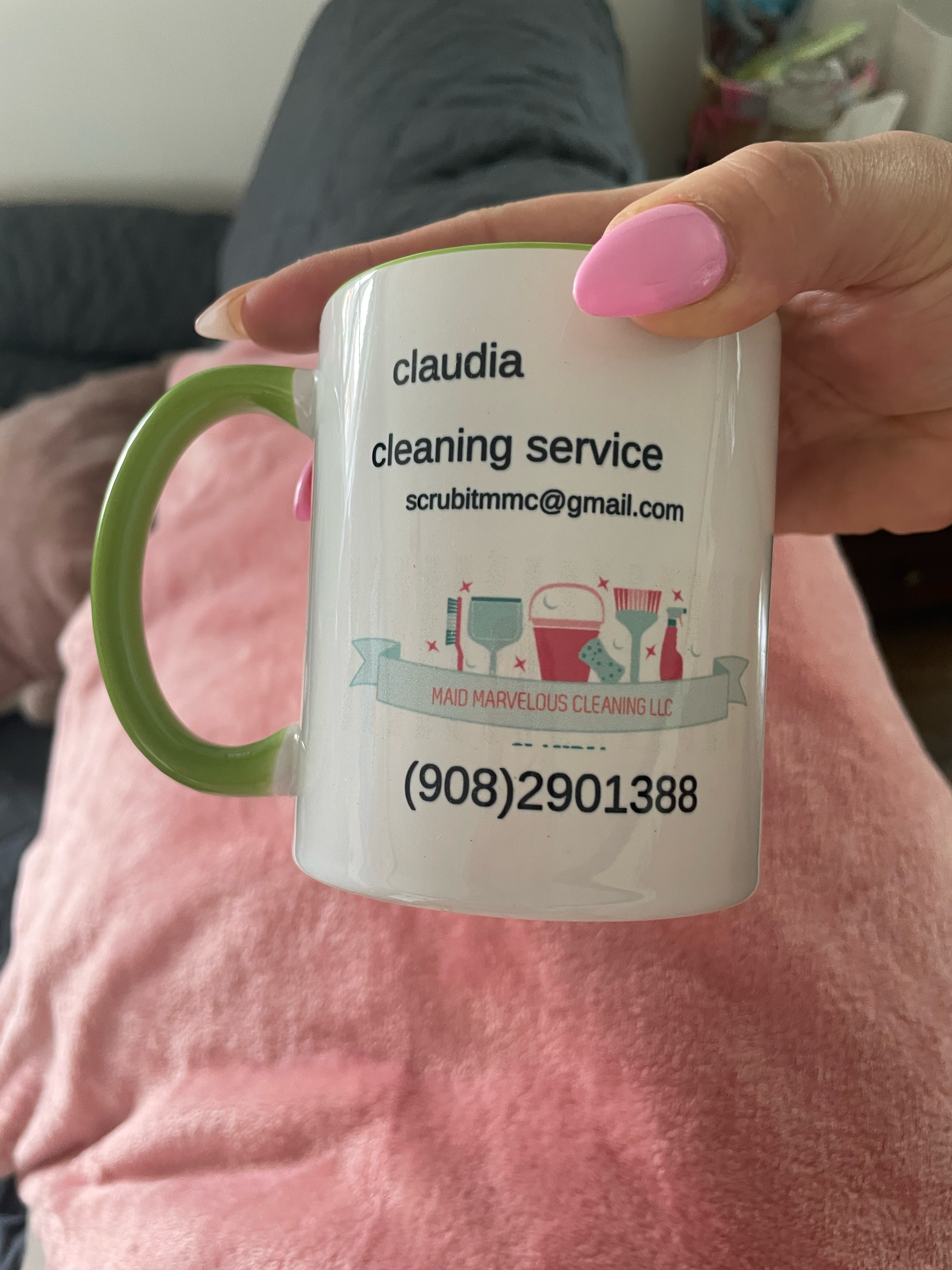 Made Marvelous CLeaning LLC logo
