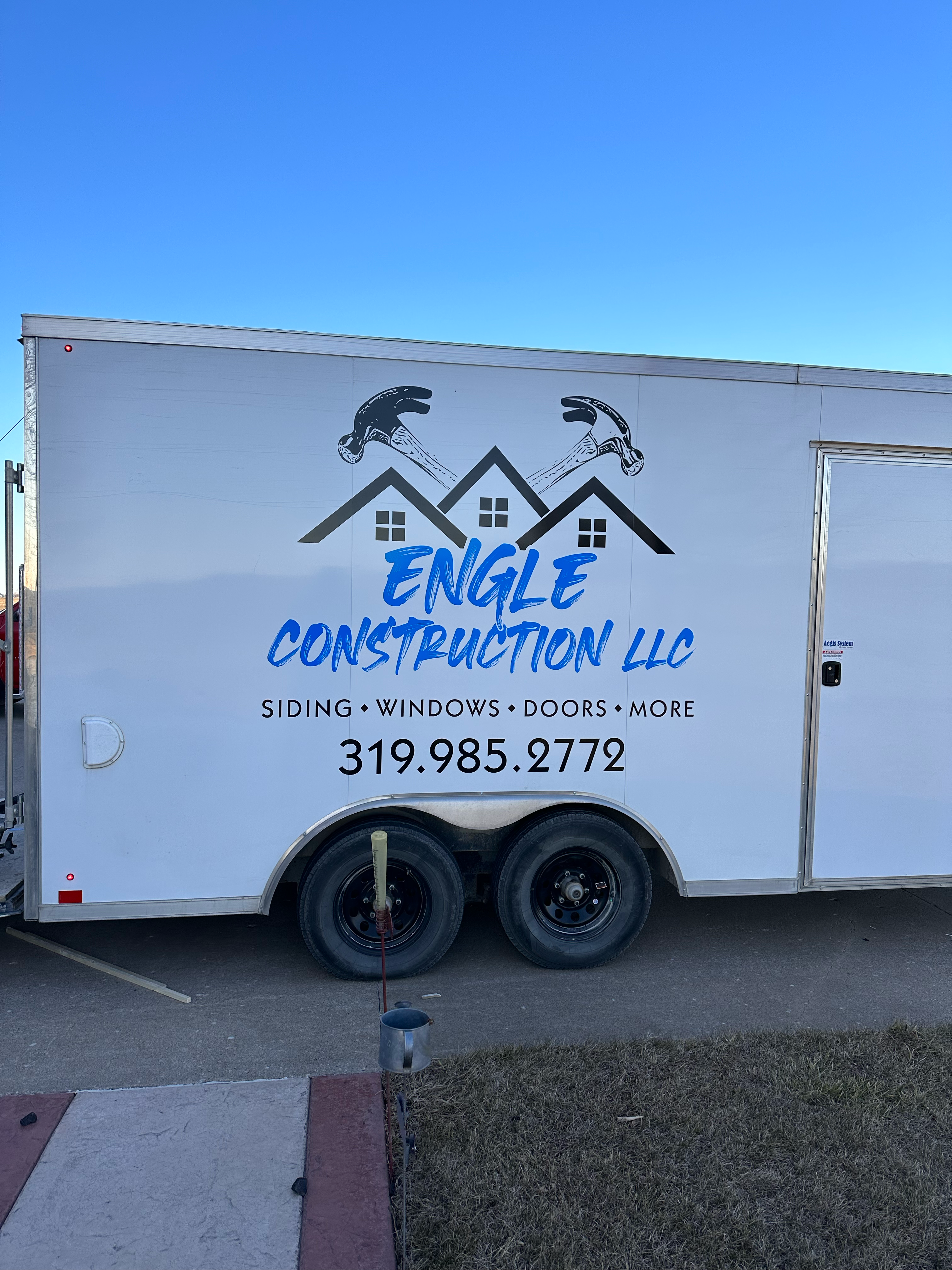 Engle construction LLC logo