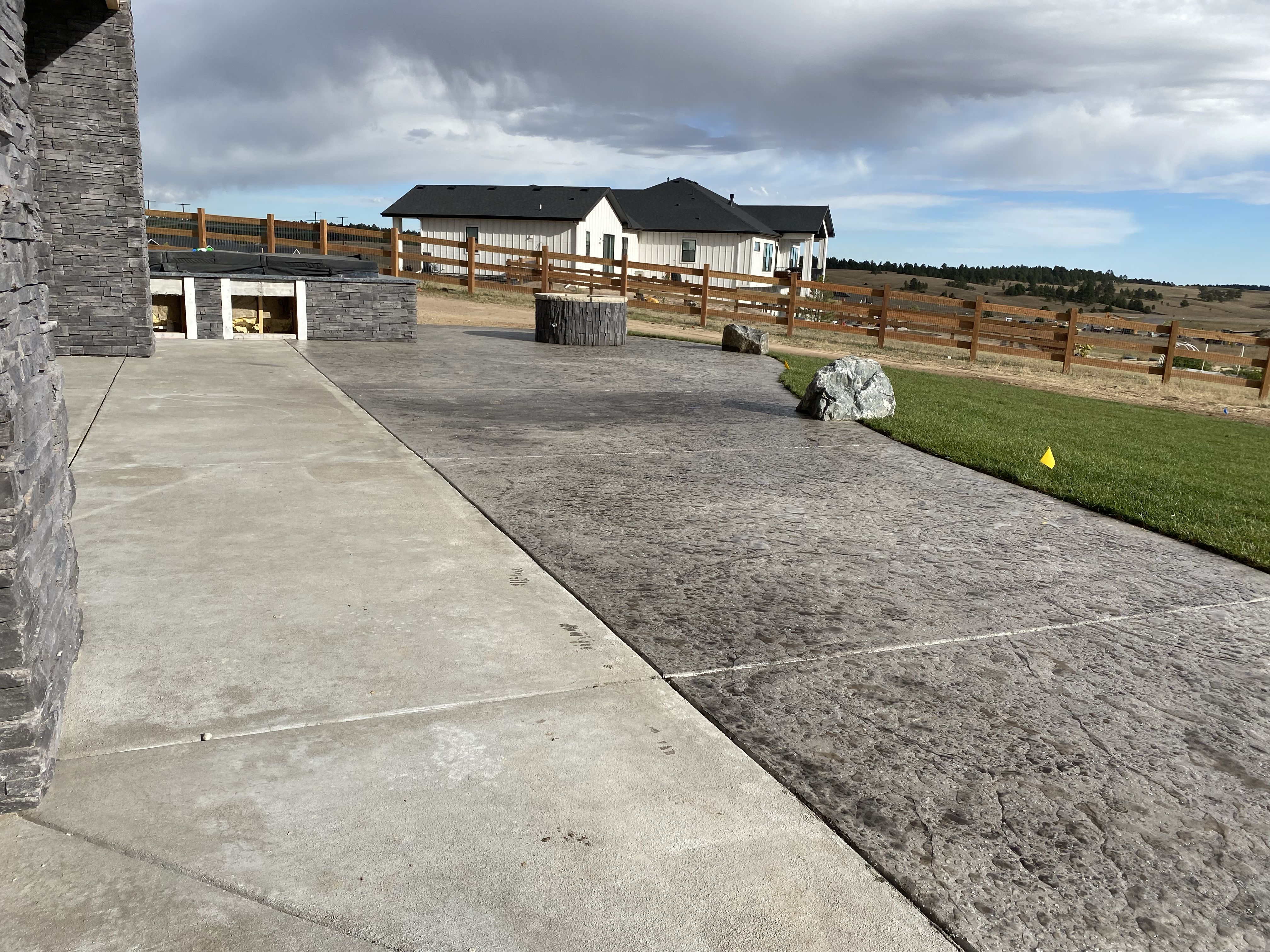 Dragon & Construction logo