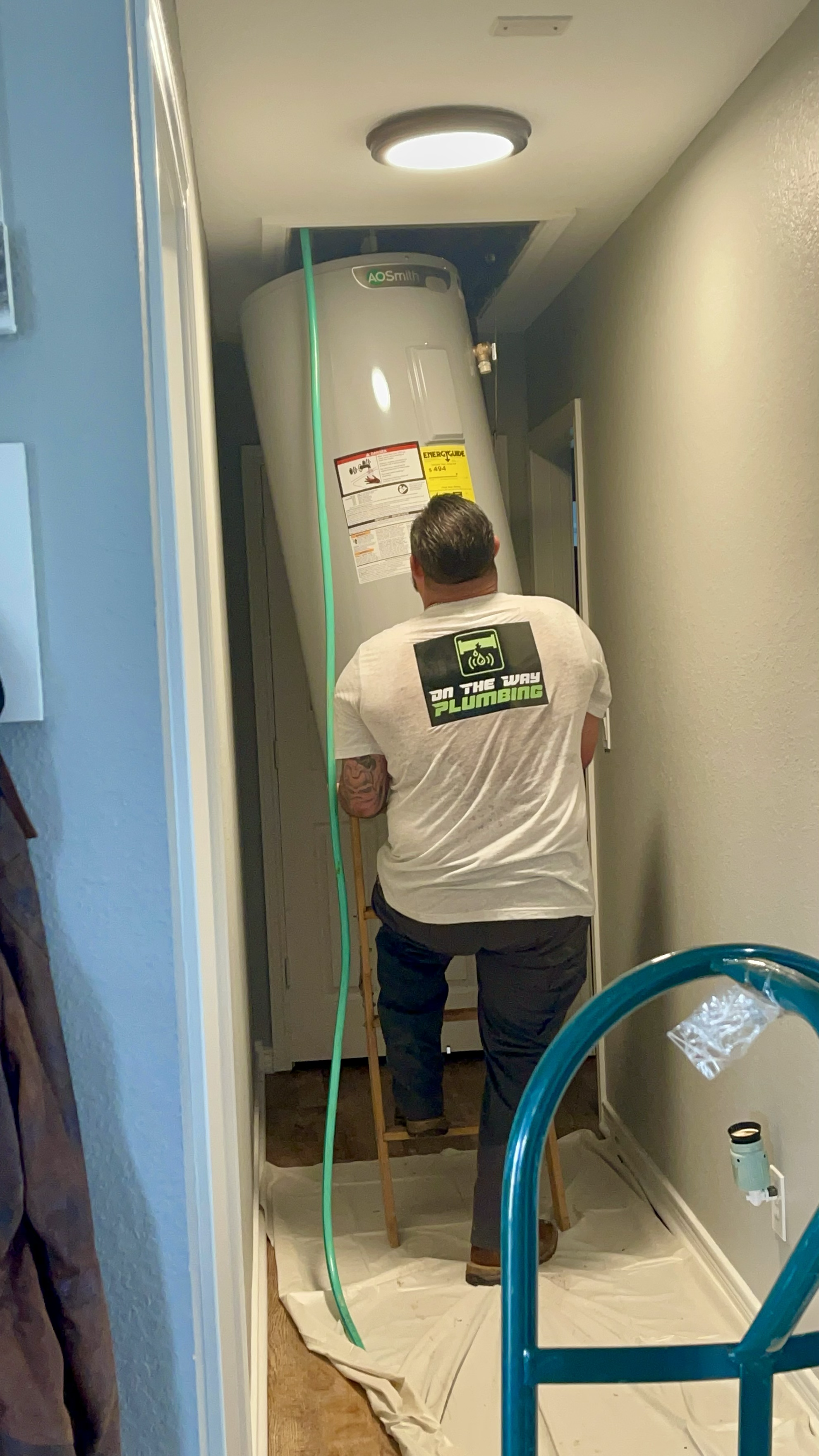 On The Way Plumbing Leak Specialist logo
