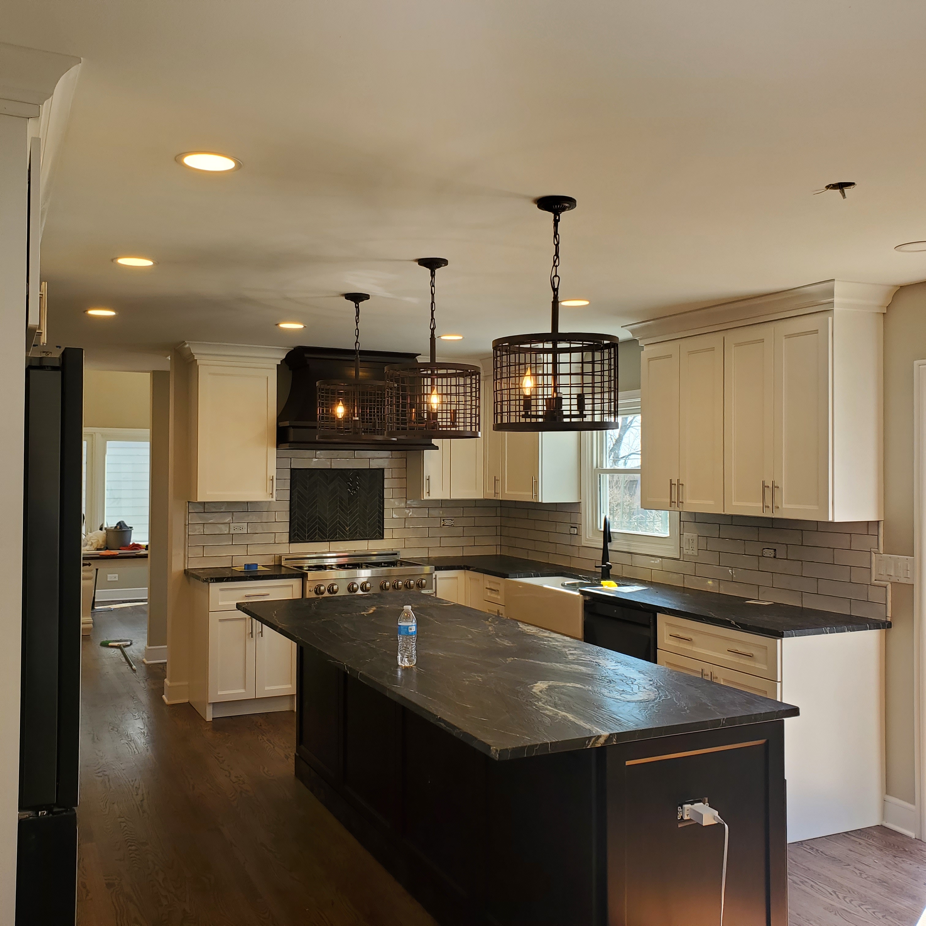 GT HUTCH Home Remodelers logo