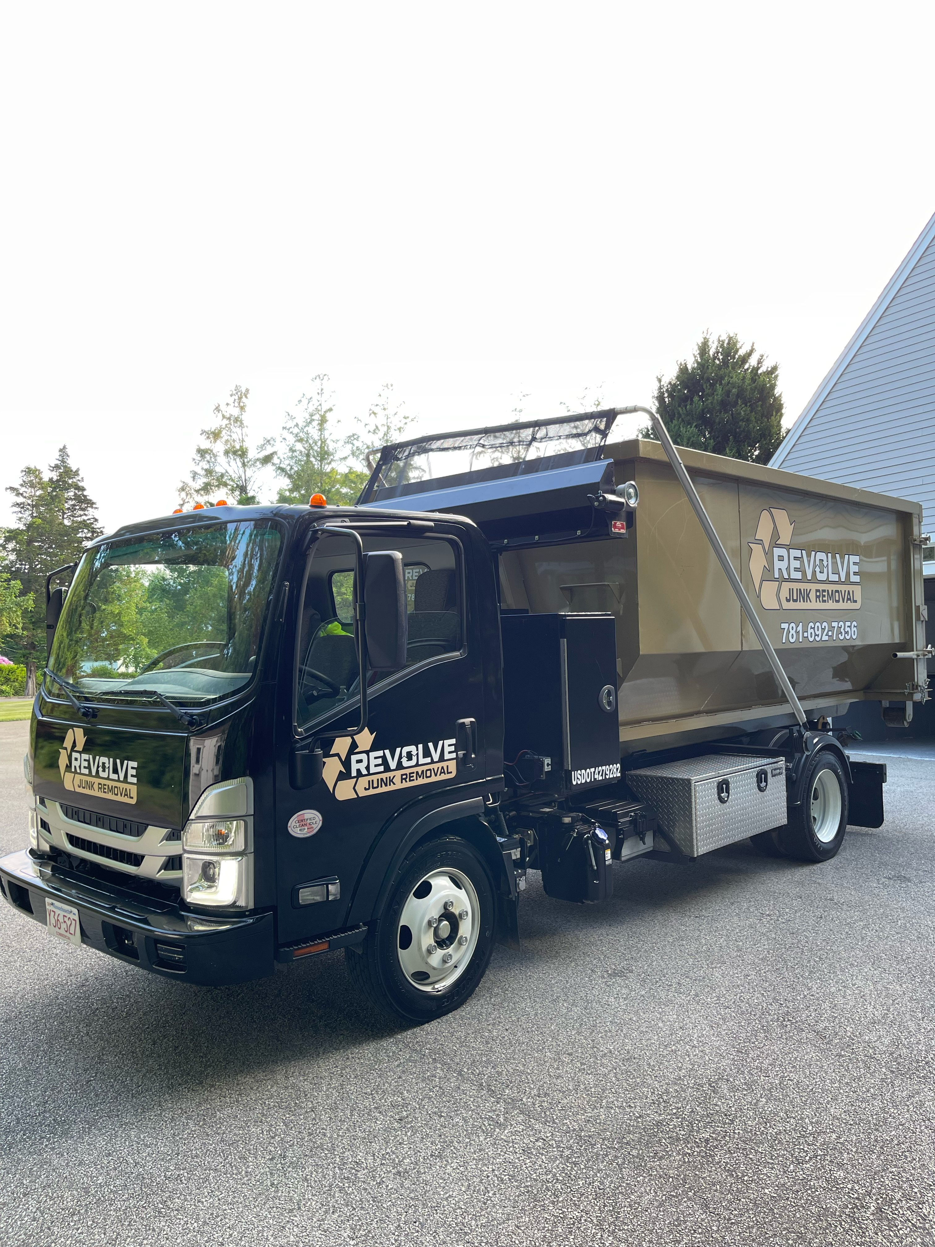 Avatar for Revolve Junk Removal