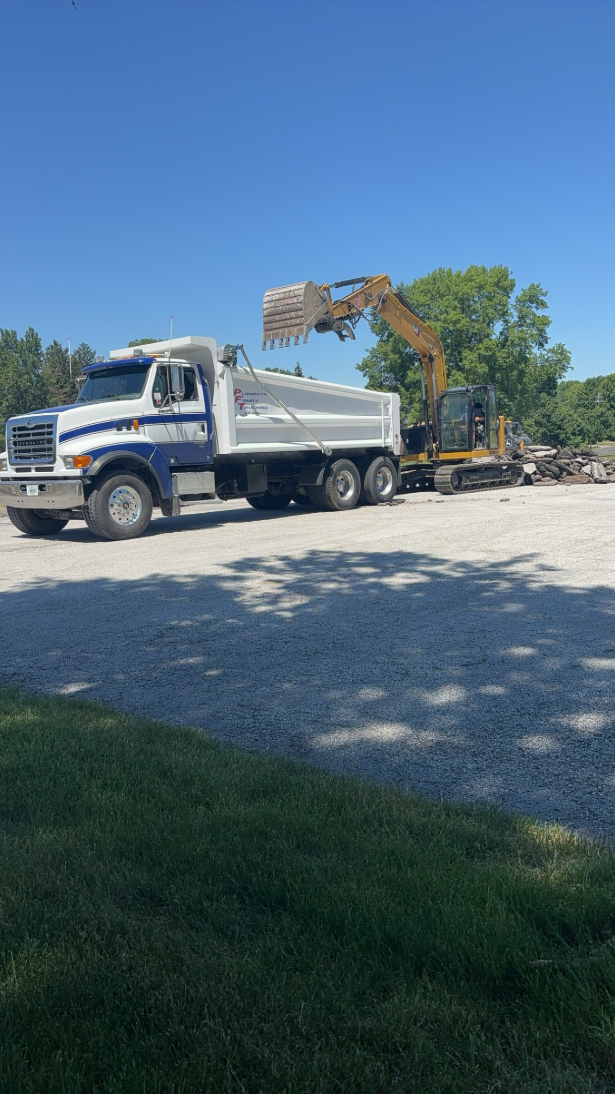 Logo for QC CONCRETE SERVICES