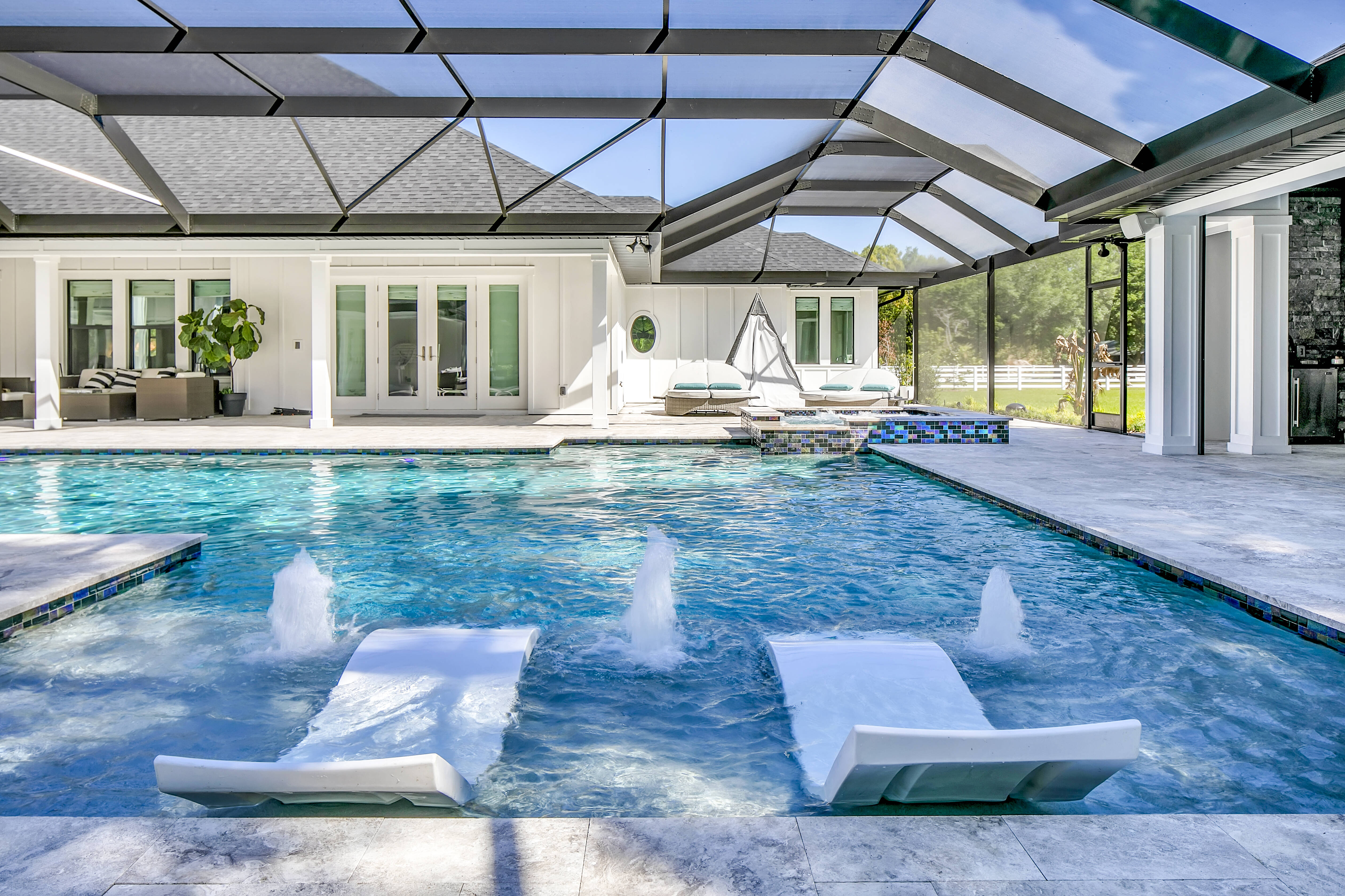 Logo for Larsen's Pool & Spa LLC