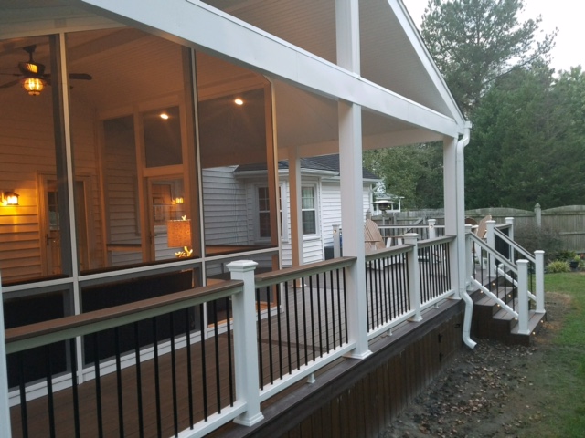 Logo for Decked Out Builders