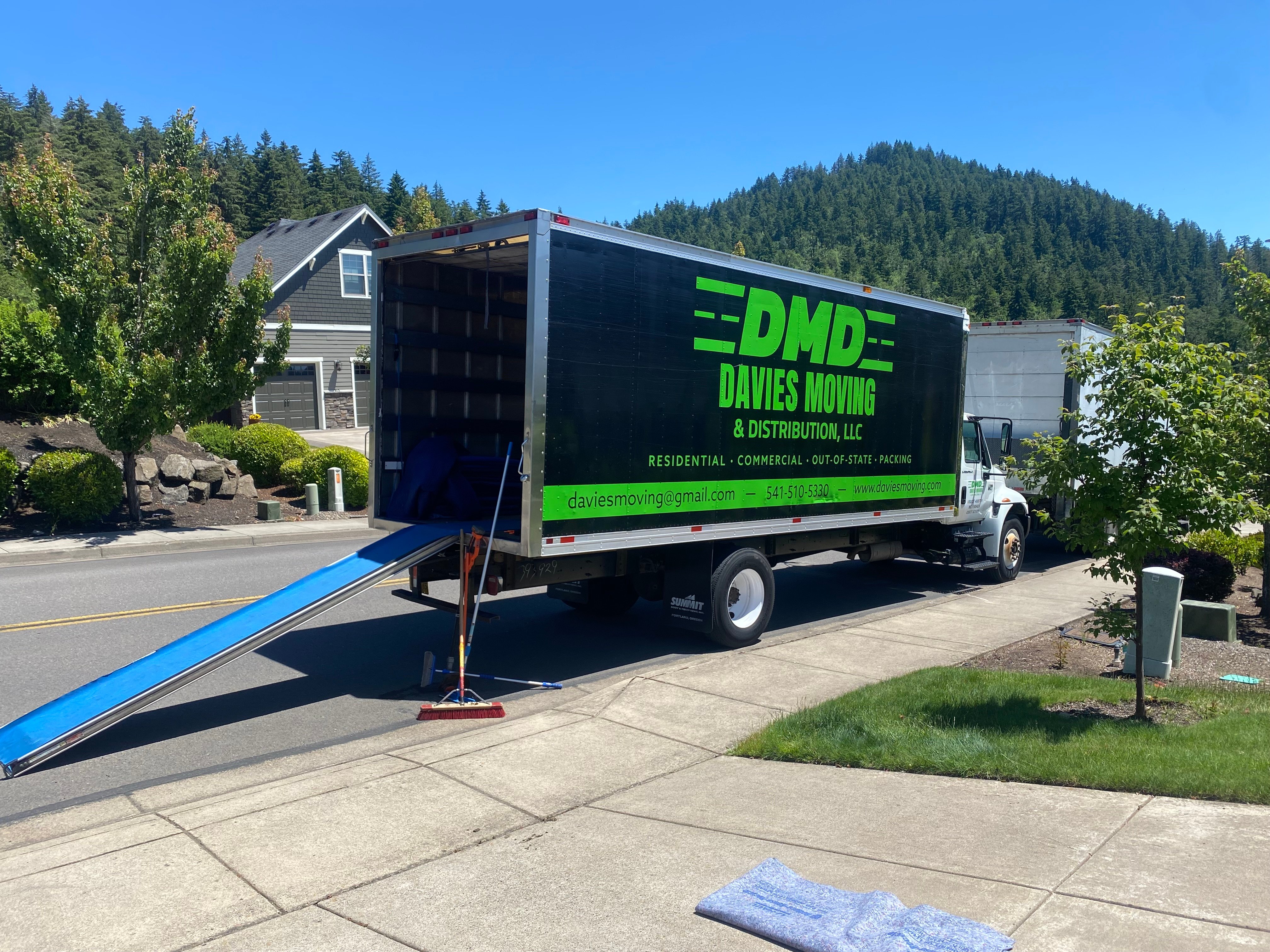 Avatar for Davies Moving & Distribution, LLC