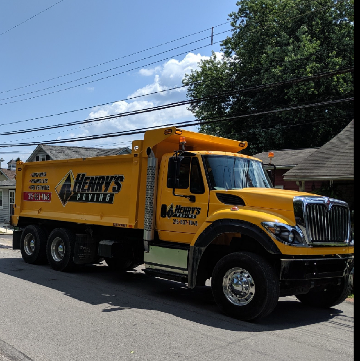 Logo for Henry's Paving