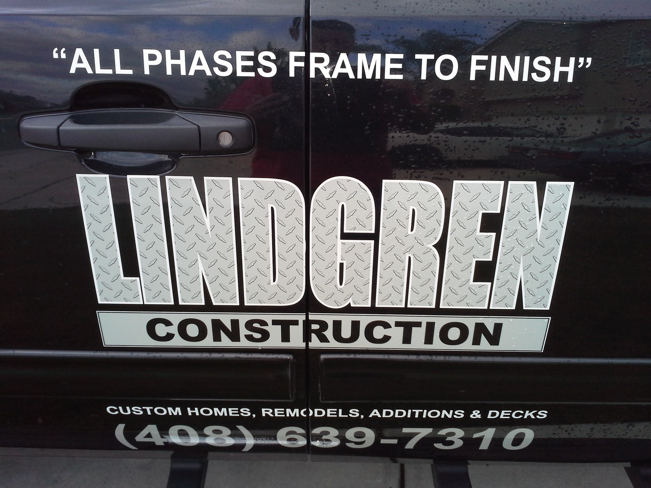 Logo for Lindgren Construction