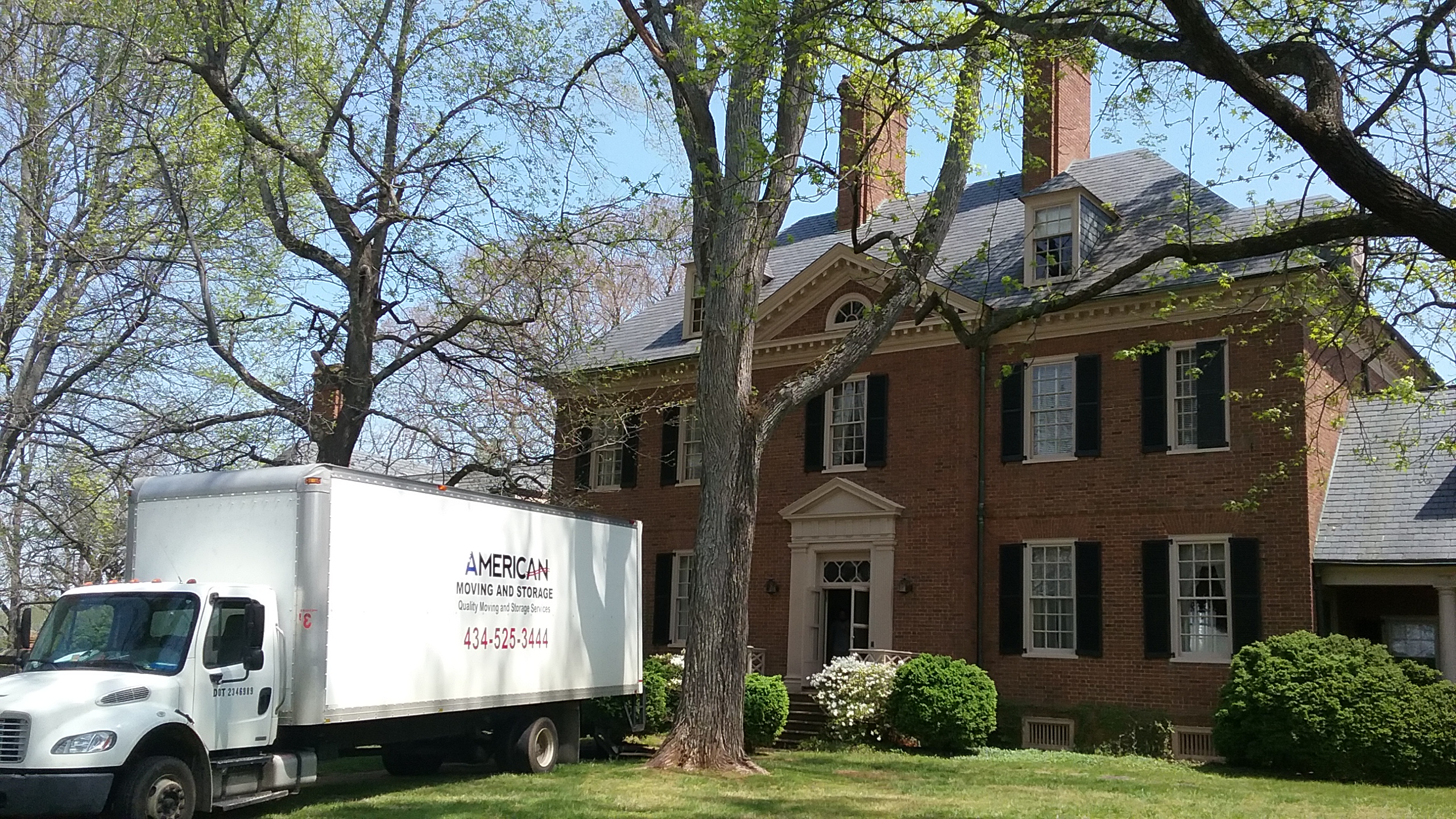 Logo for American Moving and Storage