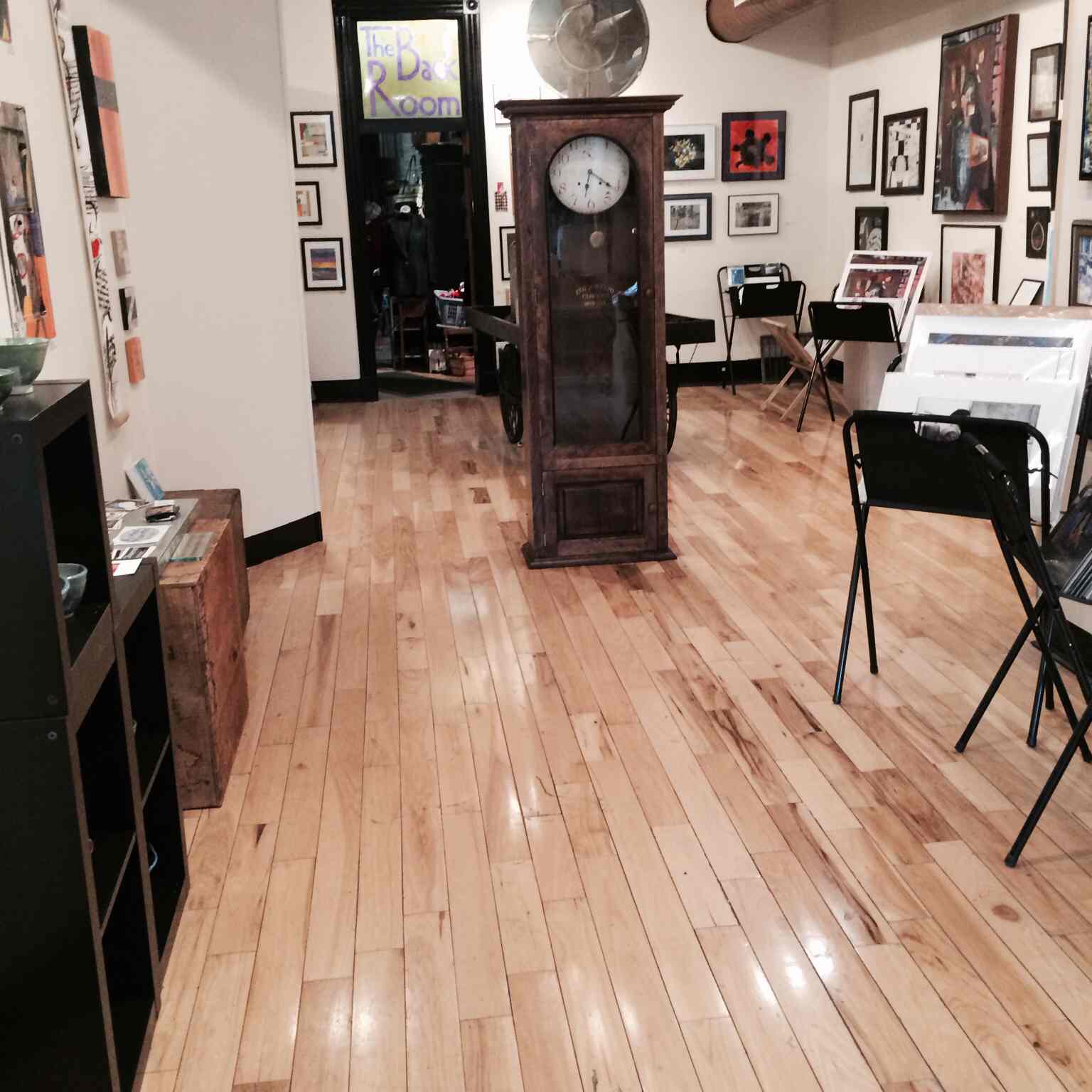 Dave's Furniture Repair logo