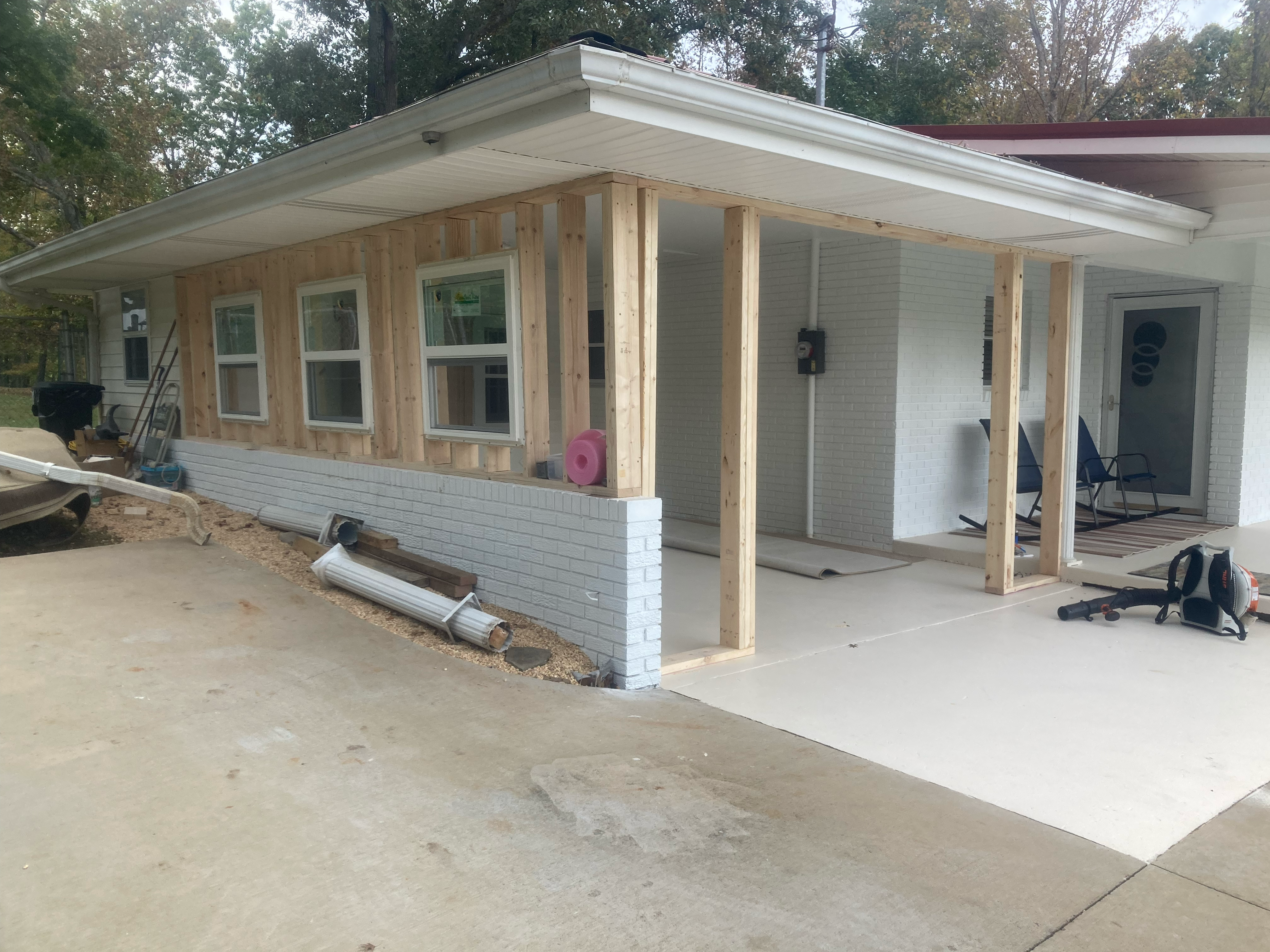 Fuentes Services logo