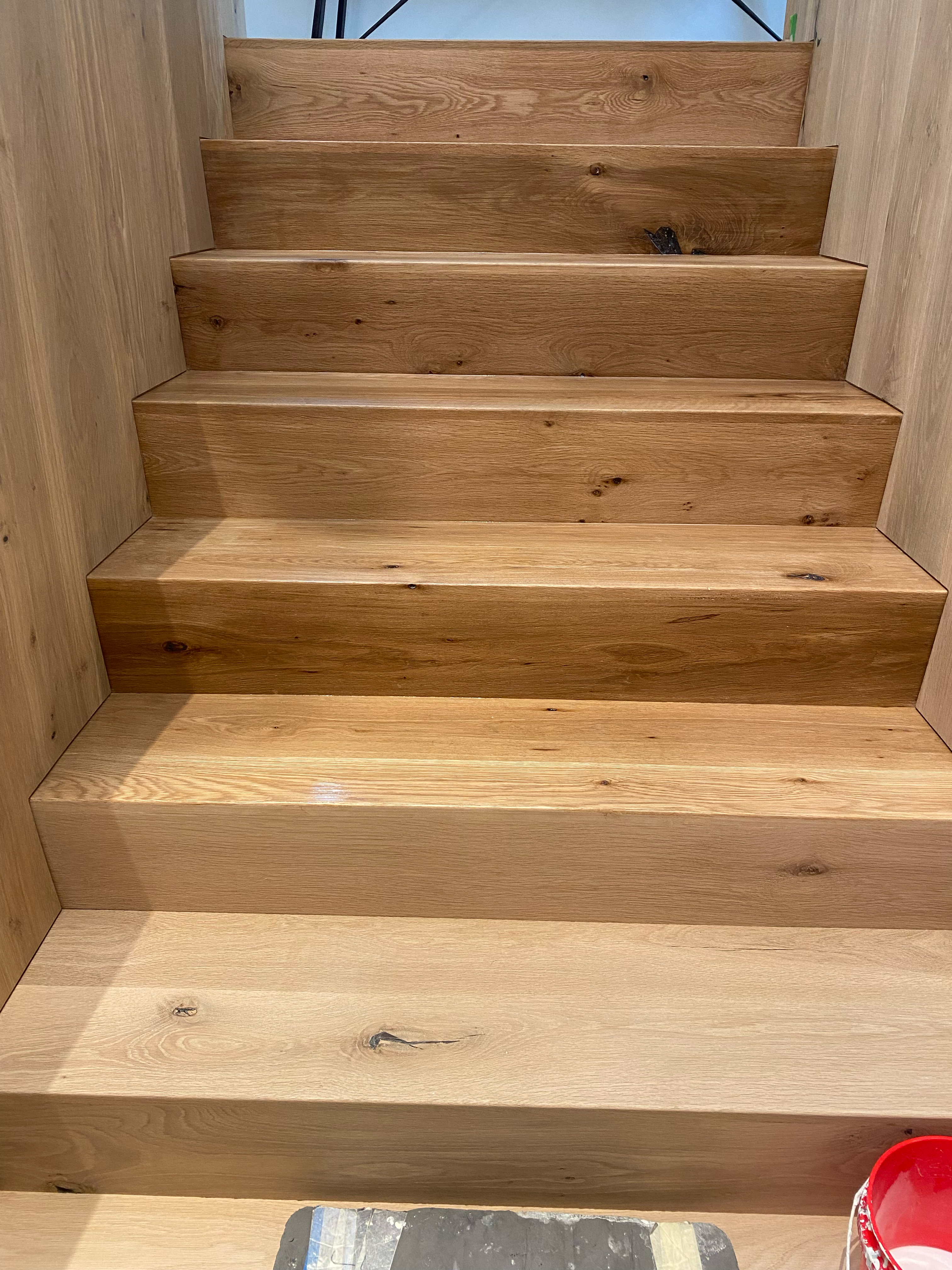 Logo for 406 Rainbow Pro Painting LLC.