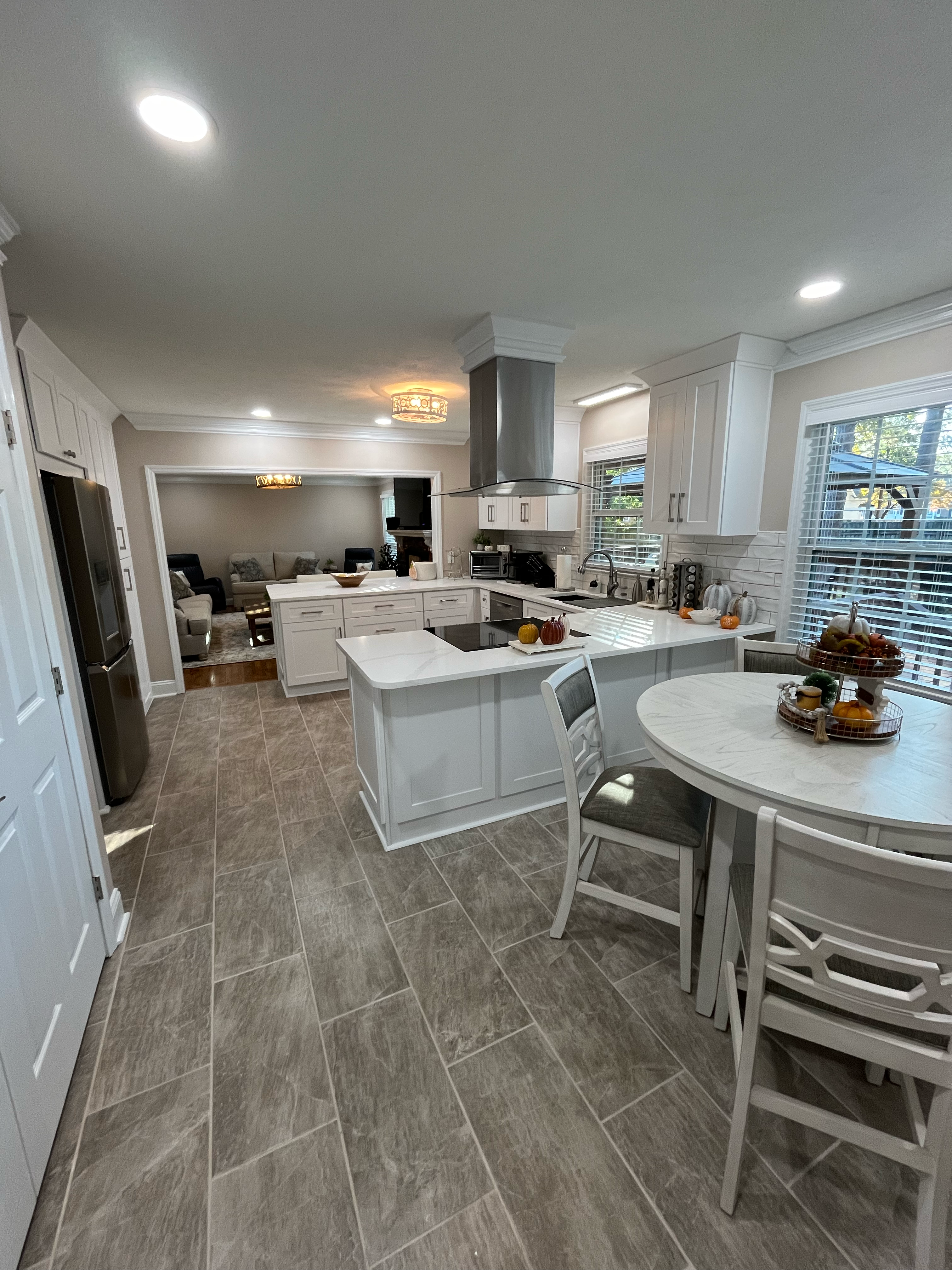 Logo for Fayetteville Flooring Company