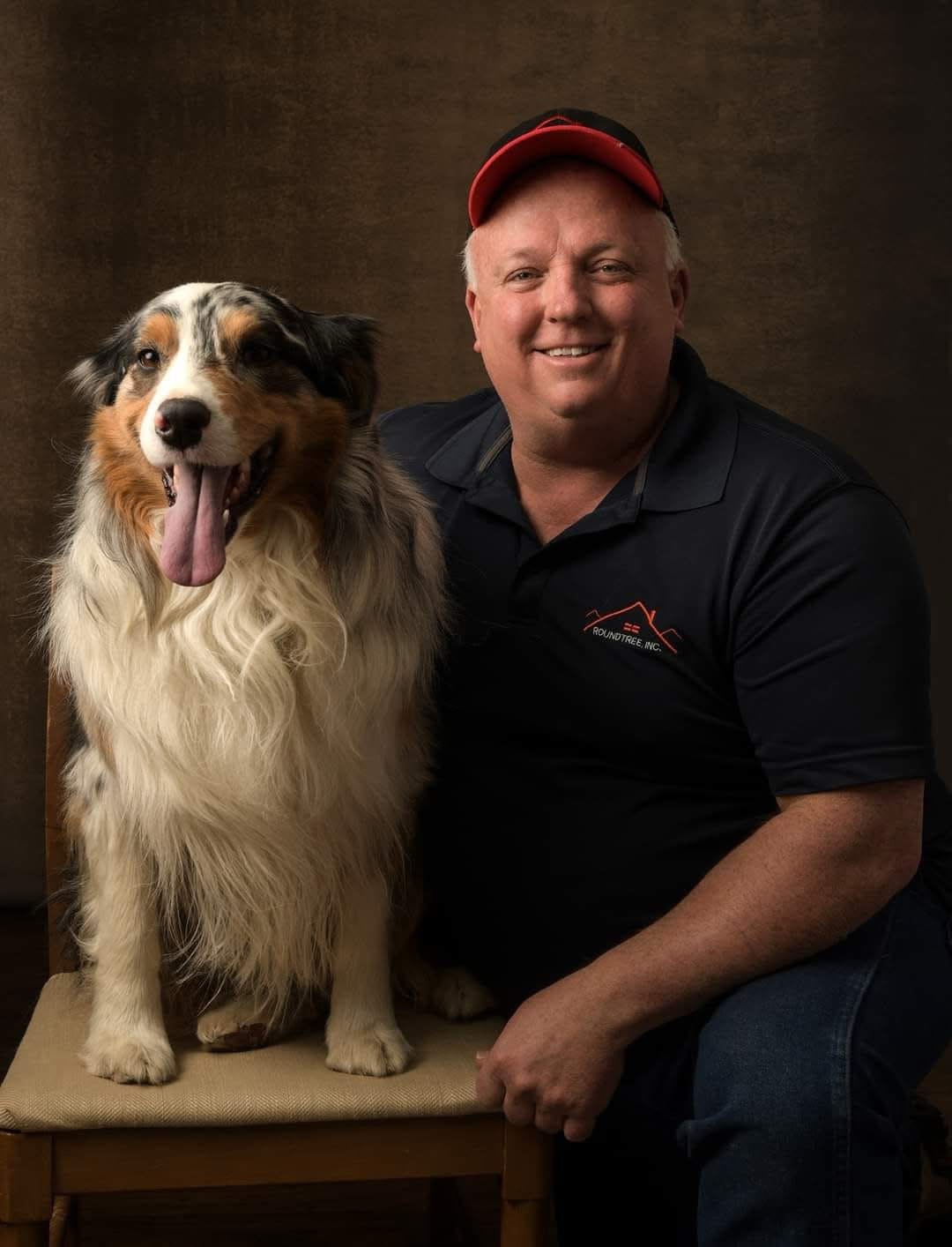 Logo for Roundtree Inc.