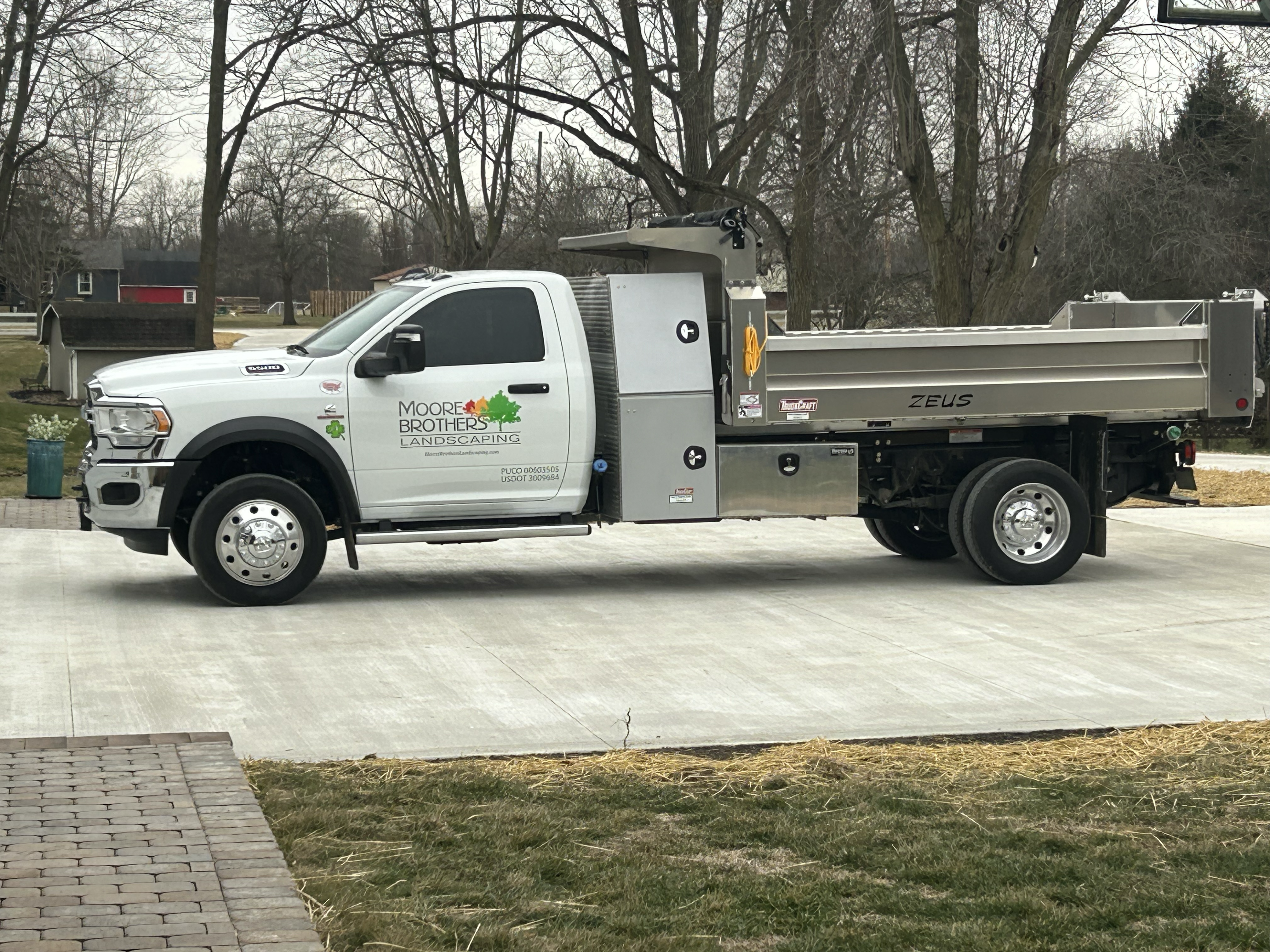 Logo for Moore Brothers Landscaping