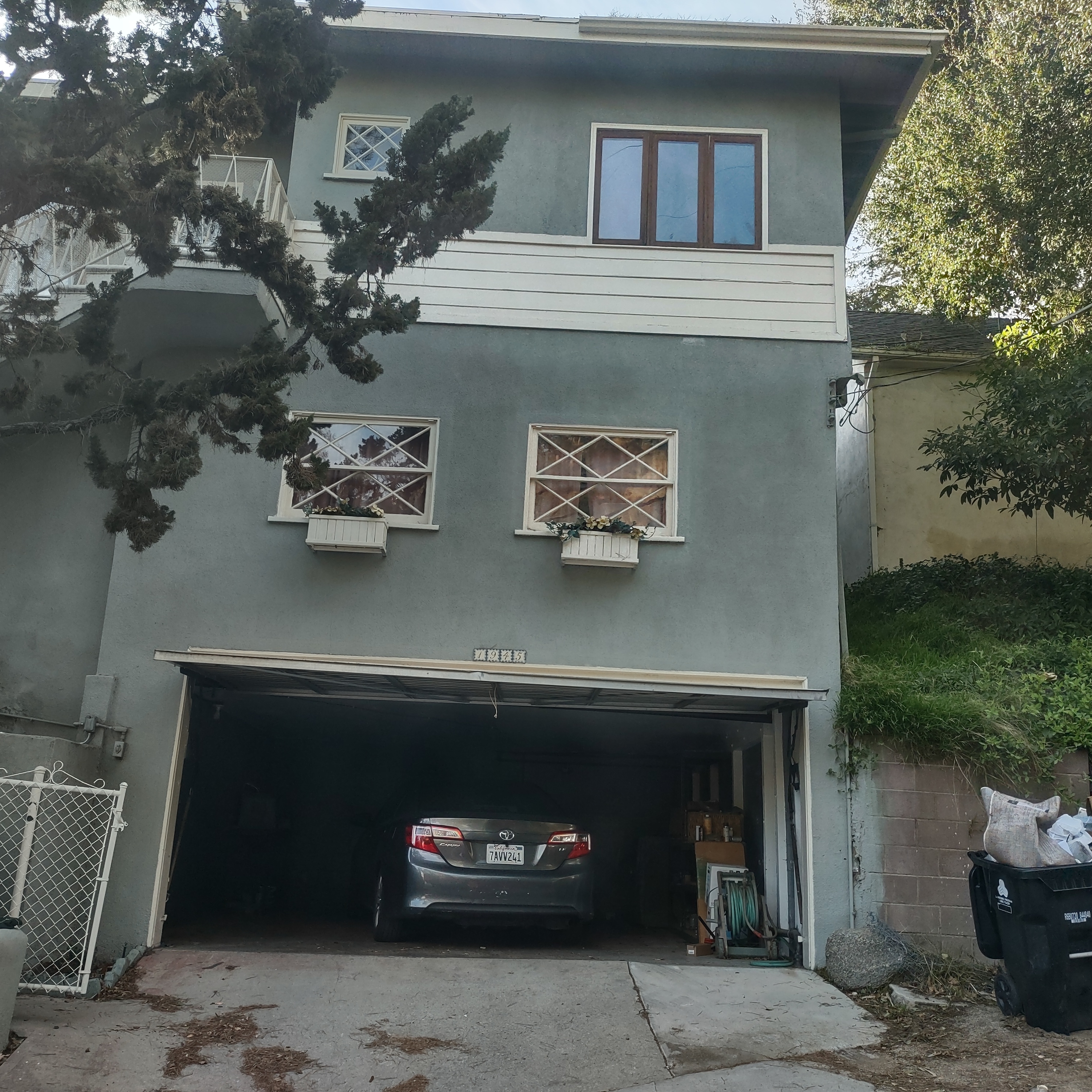 Avatar for V & H House Painting