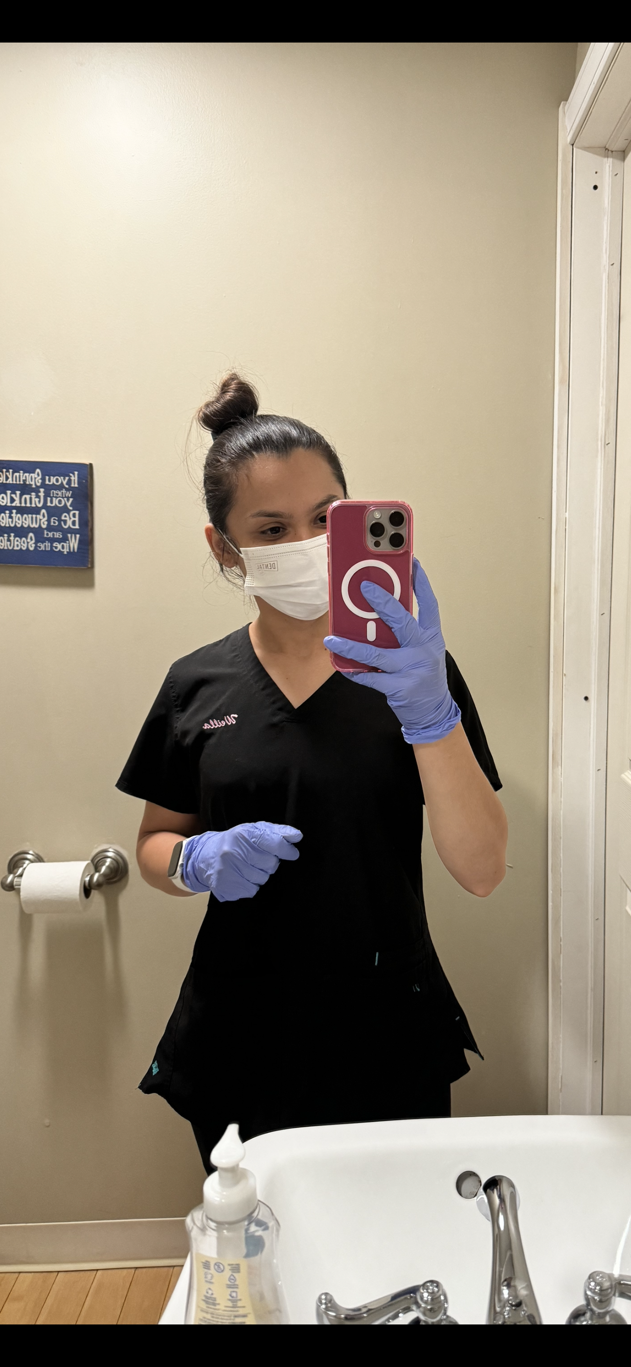 Weilla’s House Cleaning logo