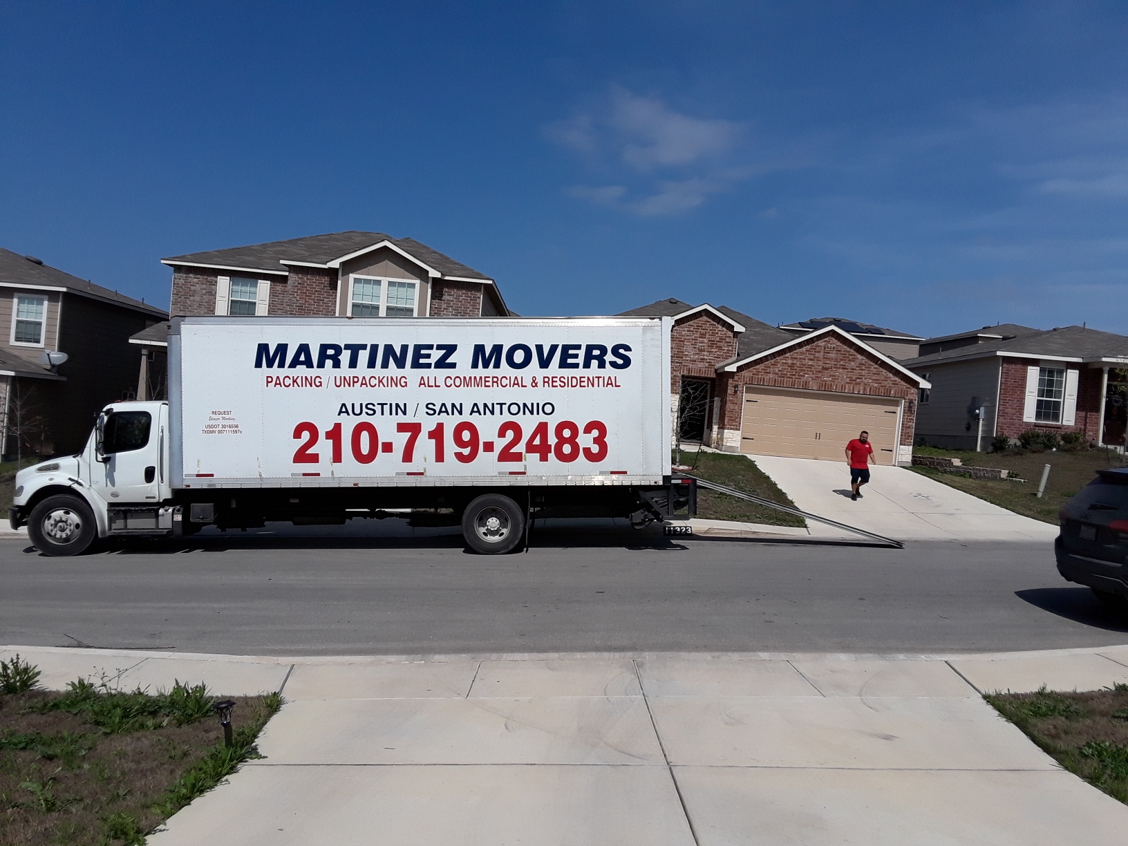 Martinez Movers logo