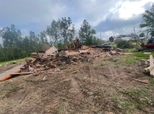 Local Lawn and Construction logo