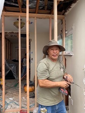 Mario Meneses Construction logo
