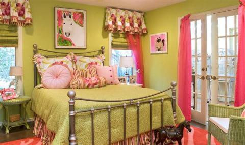 Eclectic Kids Room with casual comfortable
