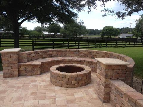 Contemporary Landscape with cobblestone curved seating
