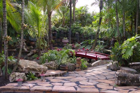 Transitional Landscape with charming walkway
