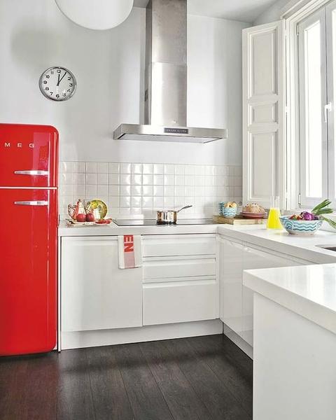 Modern Kitchen with red vintage refrigerator