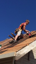 Pacific NW Roofers, LLC logo