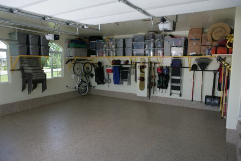 Casual / Comfortable Garage with shelf for plastic storage bins