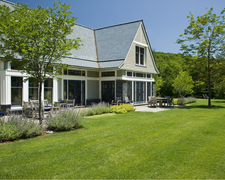 H. P. Rovinelli Architects logo