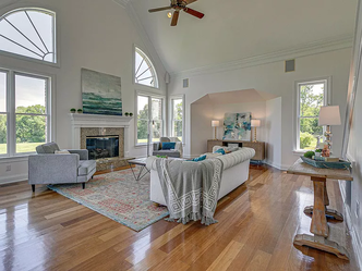 Webb Home Staging, LLC logo