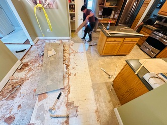 GM Hardwood Flooring logo