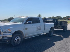 De La Paz Roofing & Construction logo