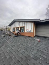 REYES SIDING INC logo